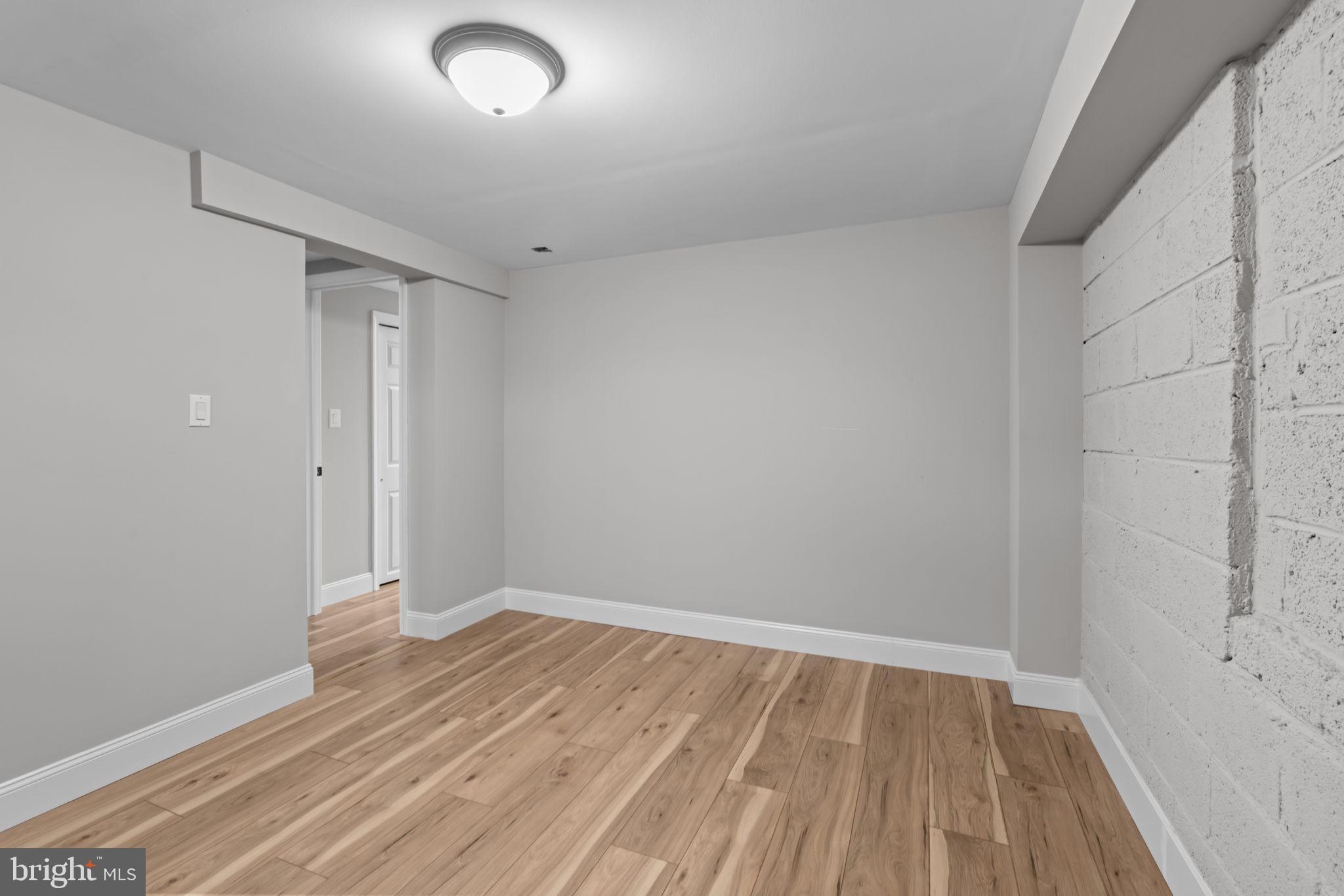 ASHTON-WOODENBRIDGE - Residential