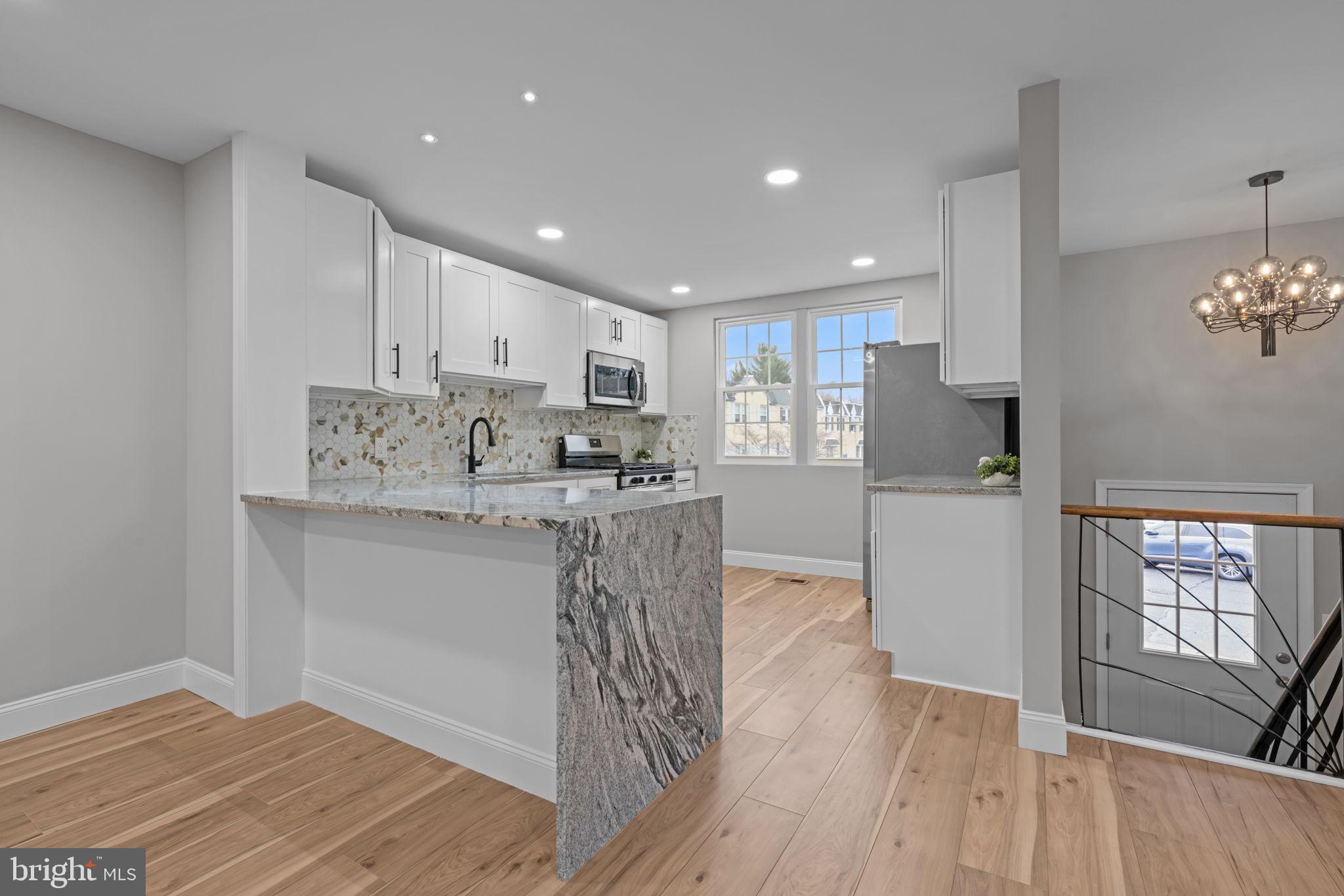 ASHTON-WOODENBRIDGE - Residential