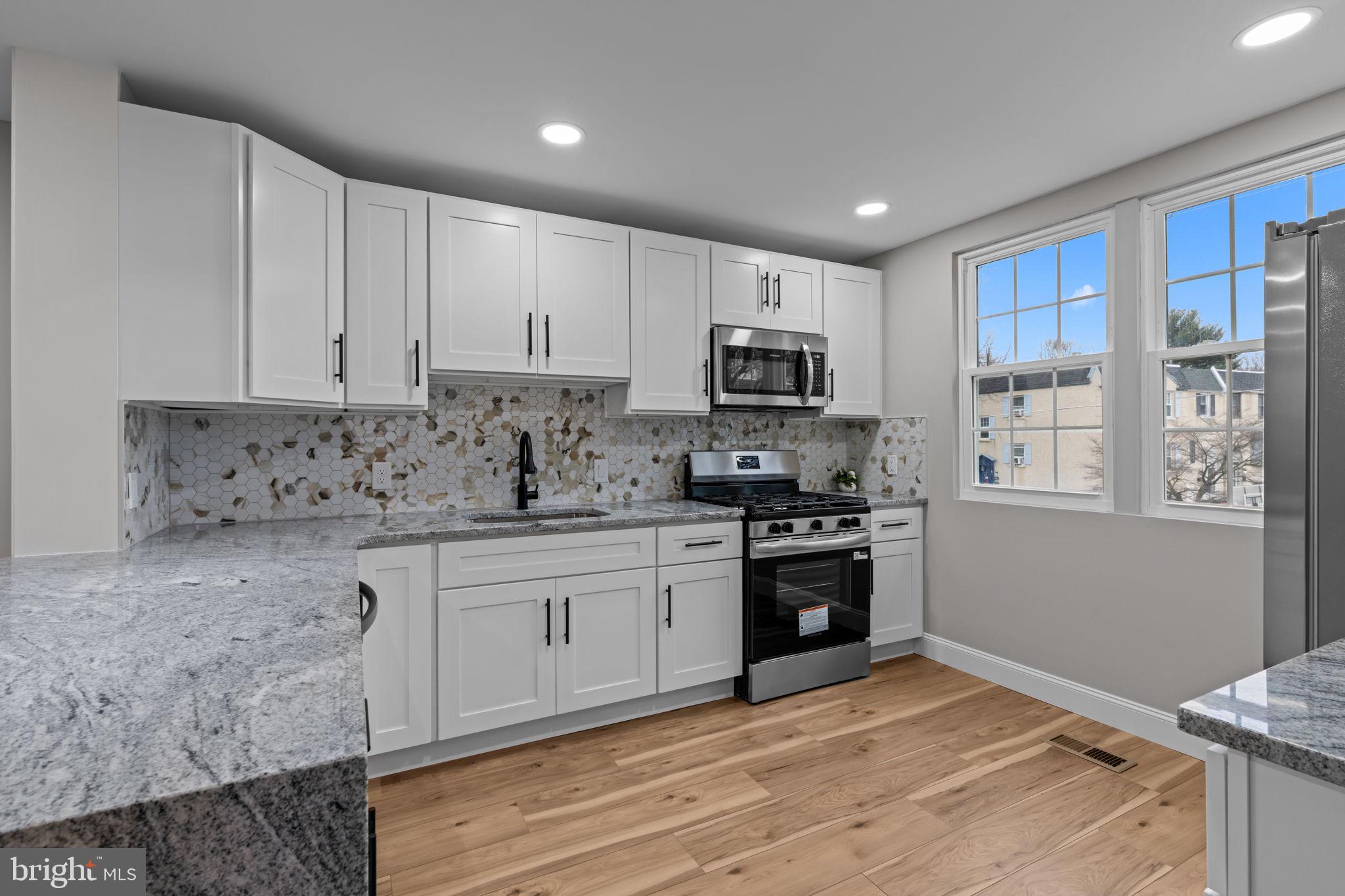 ASHTON-WOODENBRIDGE - Residential