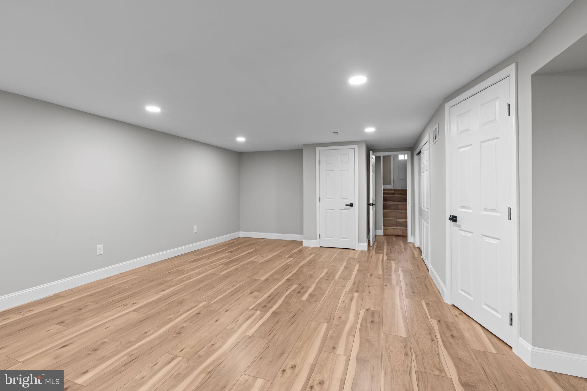 ASHTON-WOODENBRIDGE - Residential