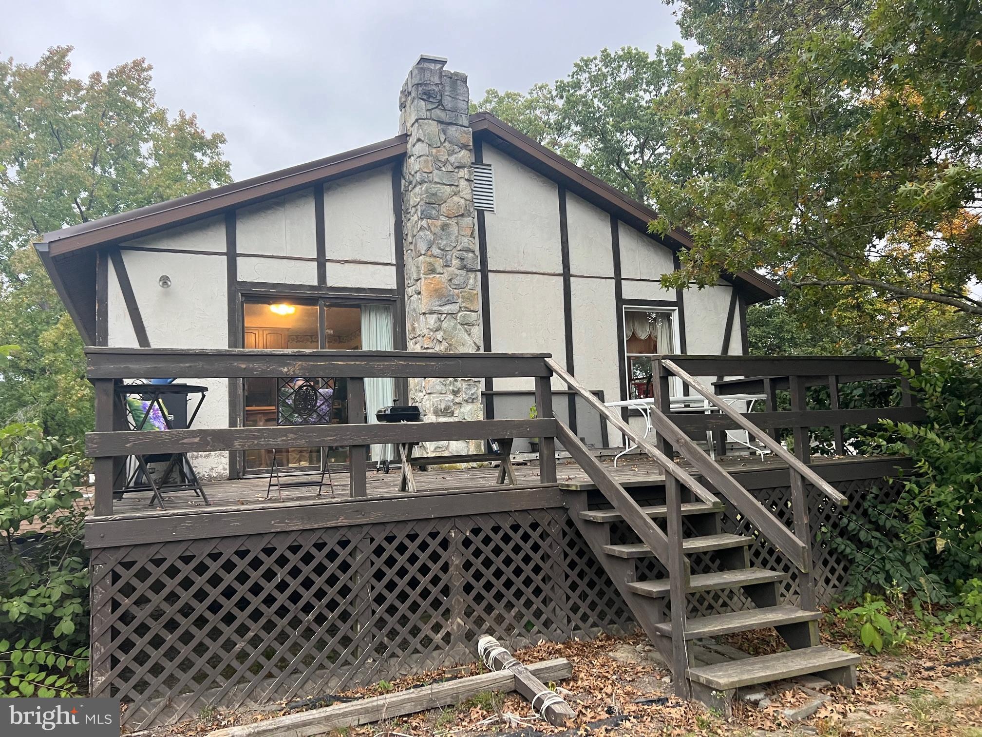 379 LAKE MEADE DRIVE