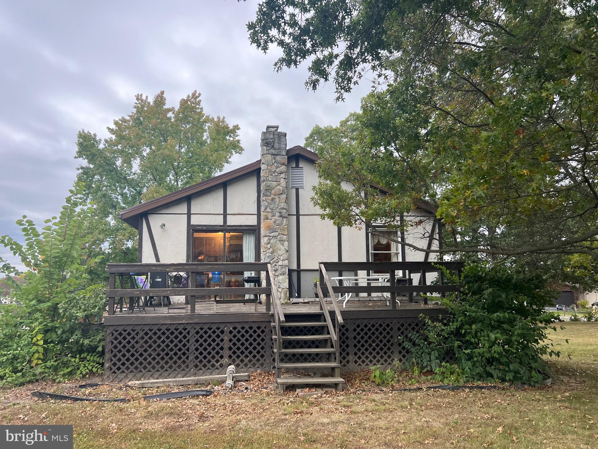 379 LAKE MEADE DRIVE