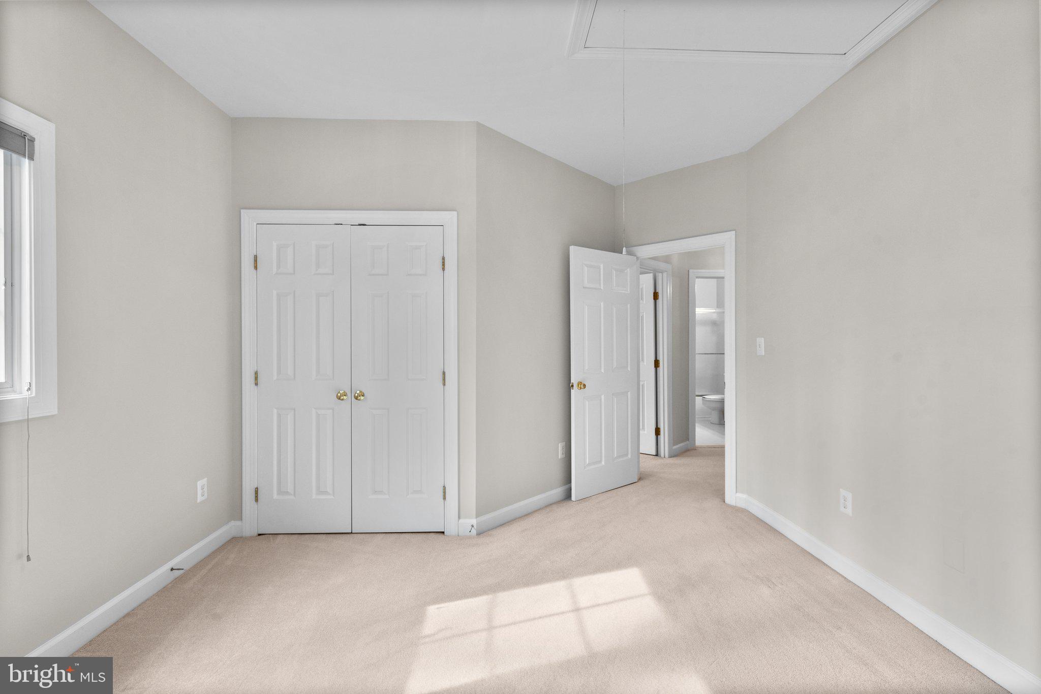 SOUTH RIVER COLONY - Residential