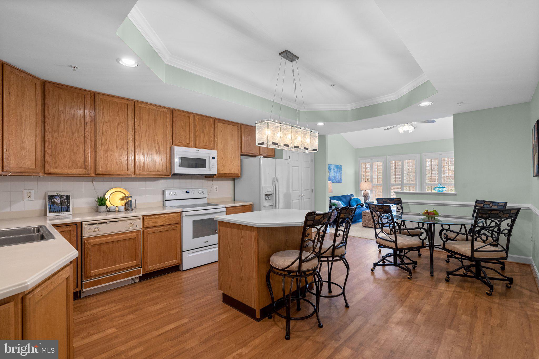 SOUTH RIVER COLONY - Residential