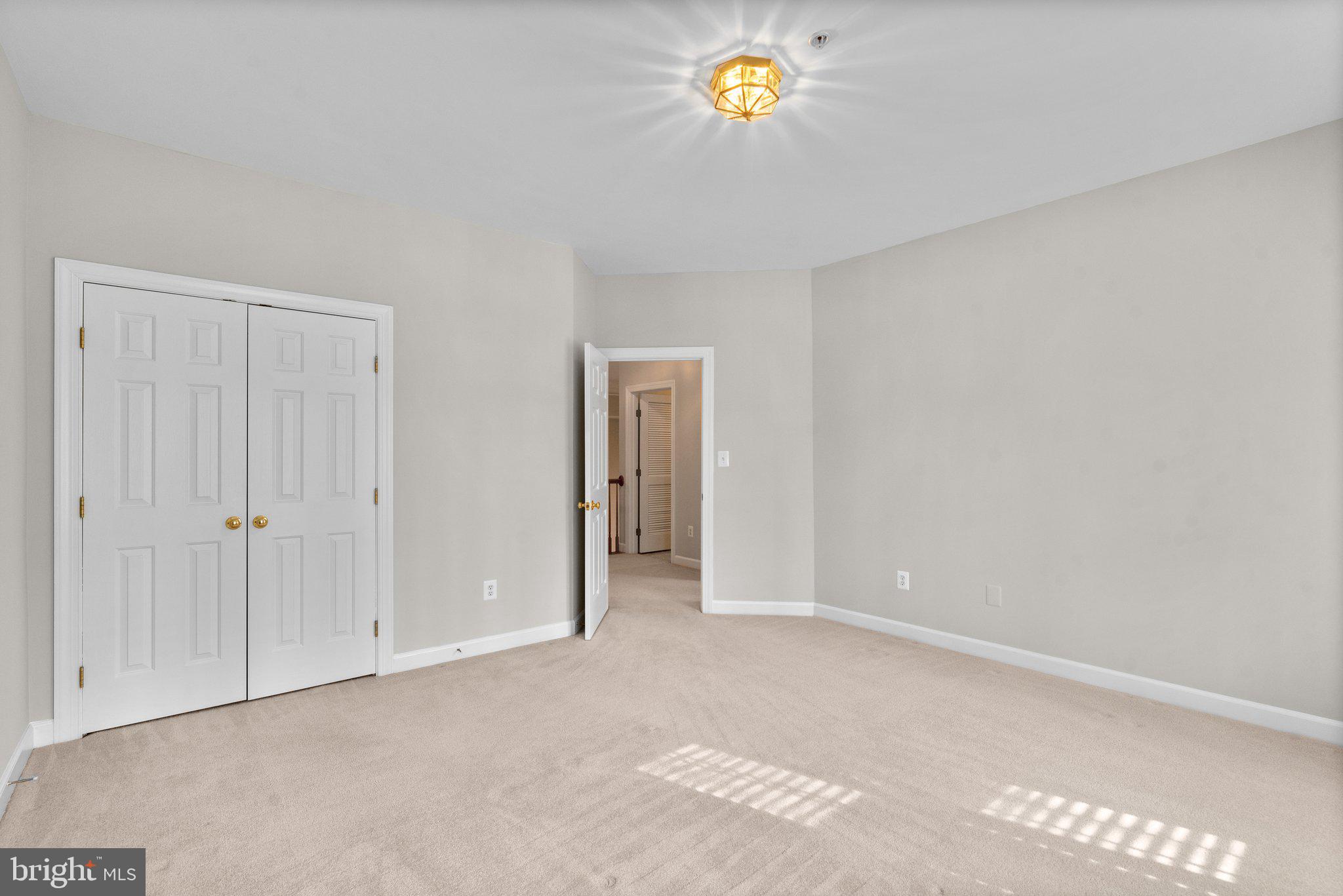 SOUTH RIVER COLONY - Residential