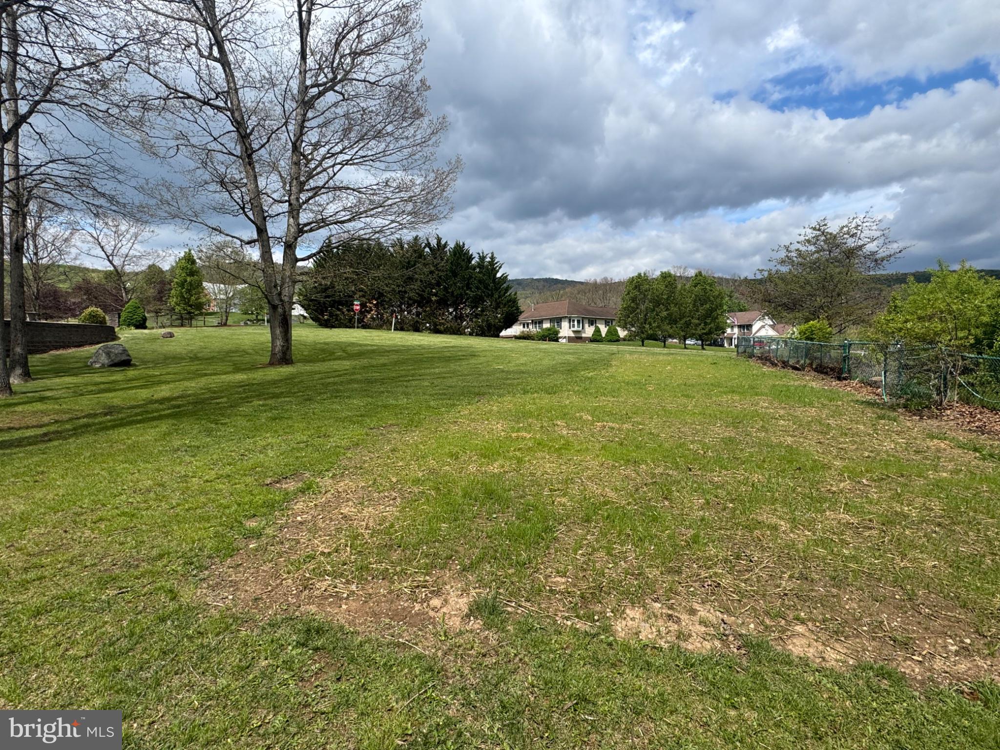 ROLLING OAK DRIVE