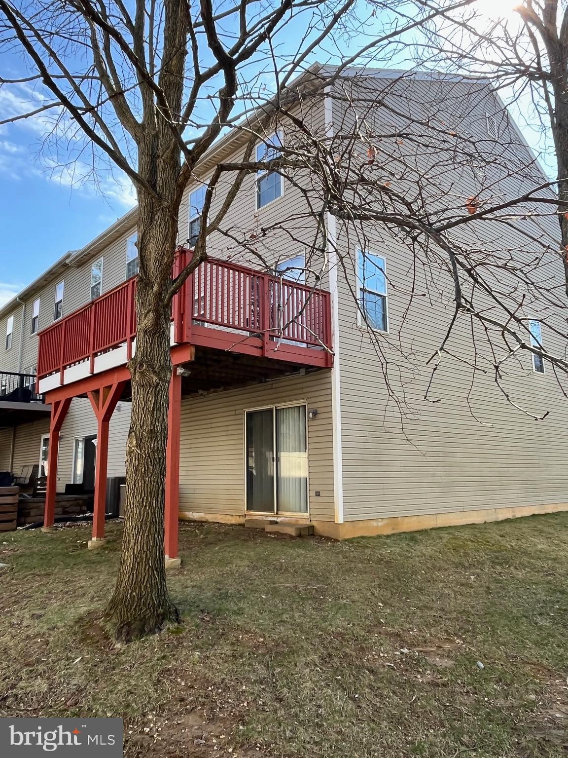 WILLIAMSBURG COMS - Residential