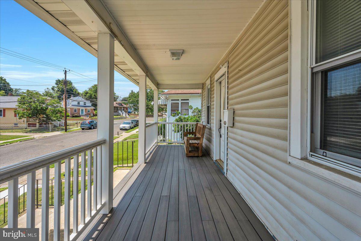 211 S CEDAR AVENUE