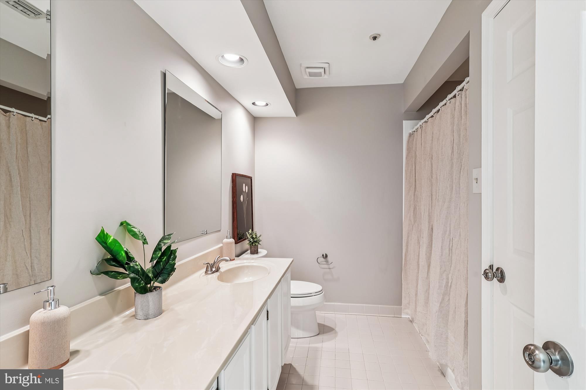 RIVA TRACE - Residential