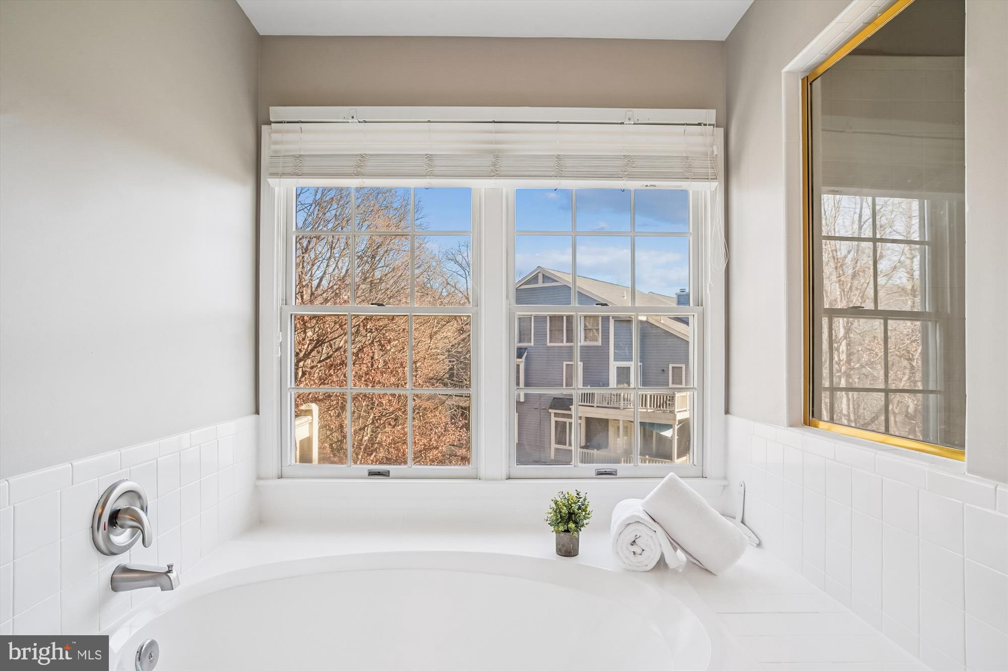 RIVA TRACE - Residential