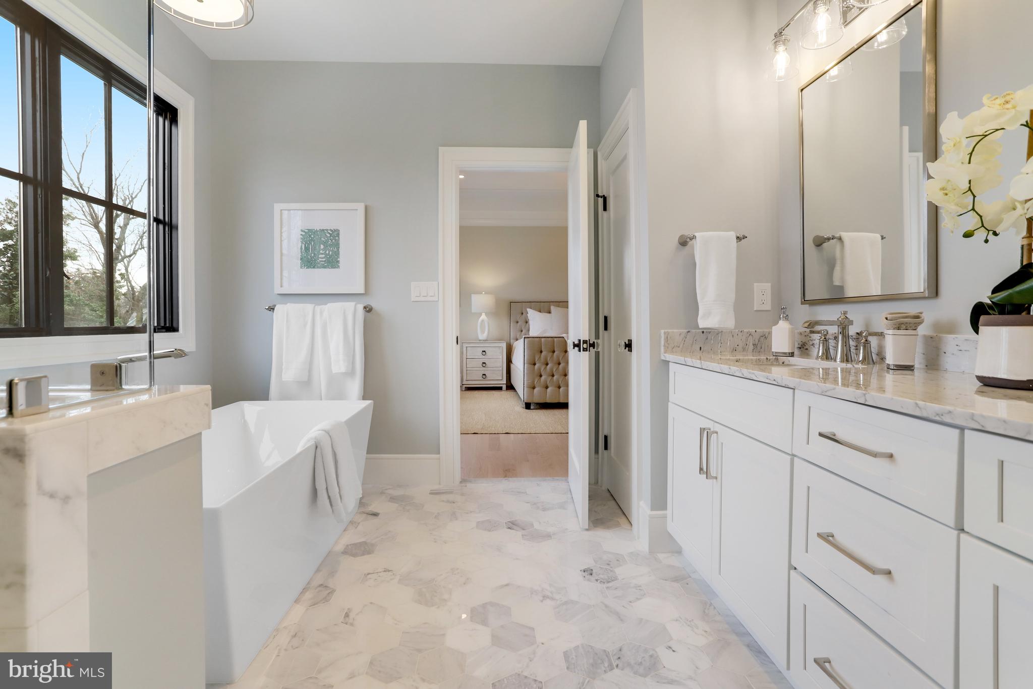 LYONHURST - Residential