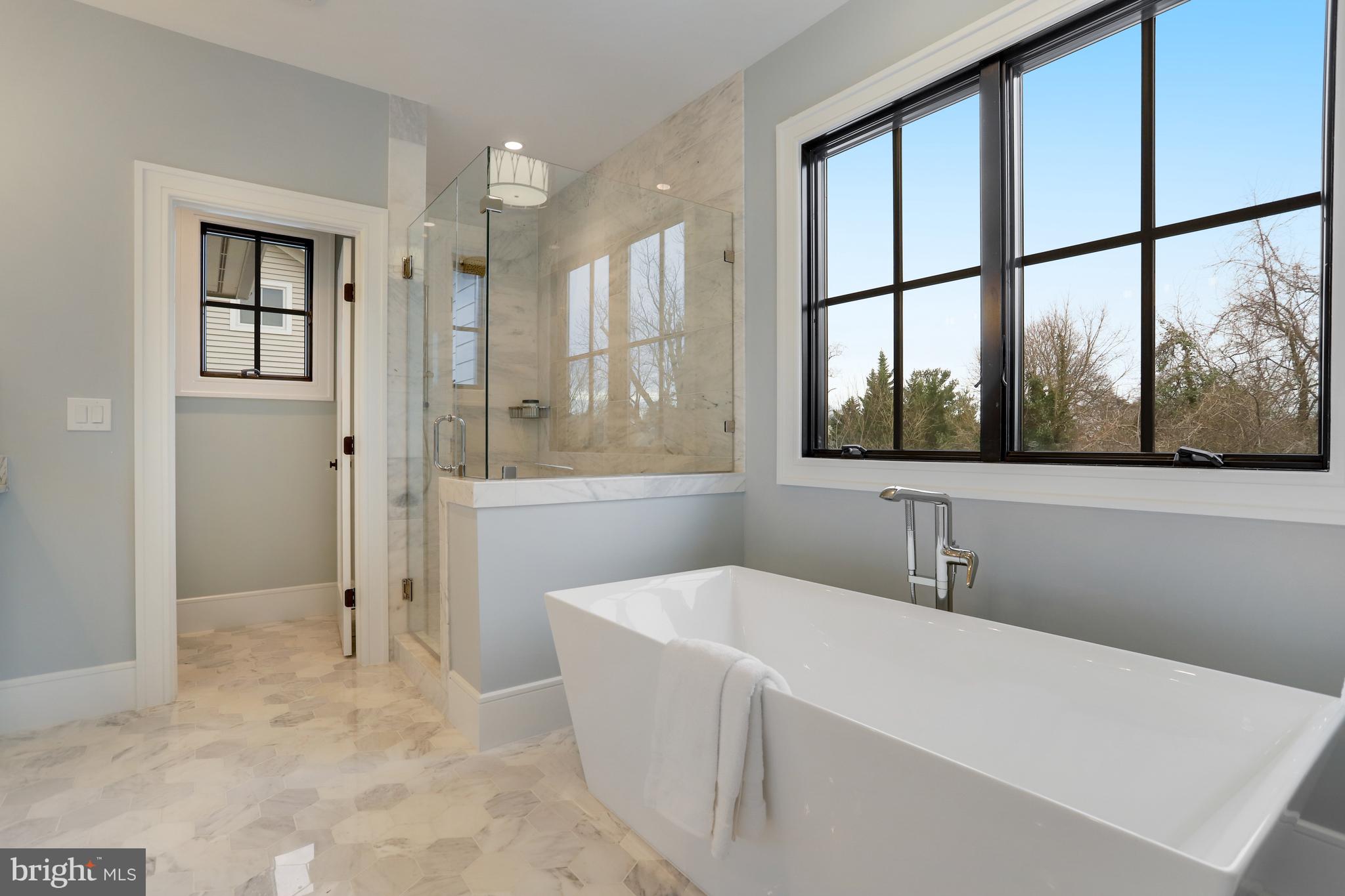 LYONHURST - Residential