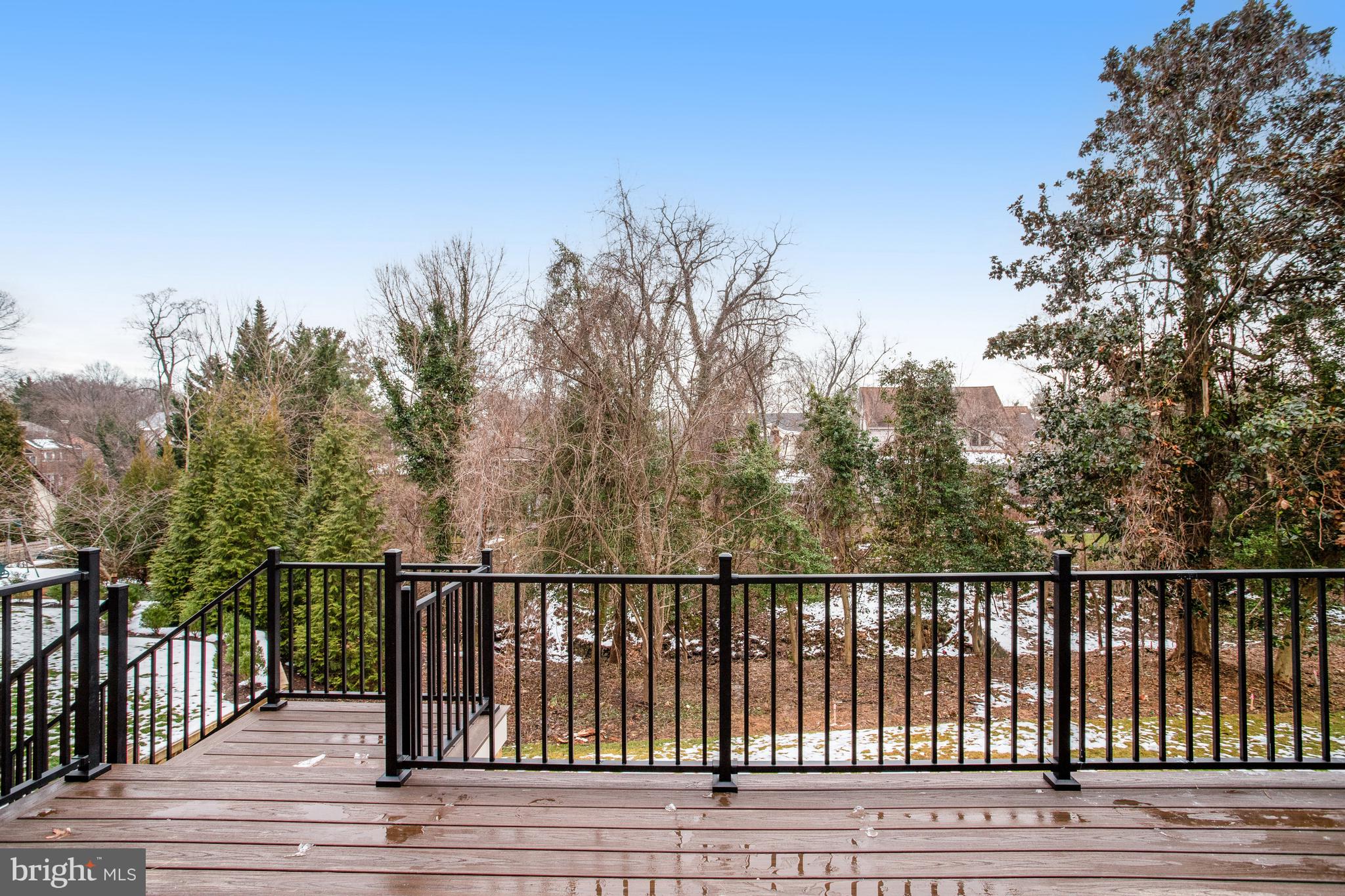 LYONHURST - Residential