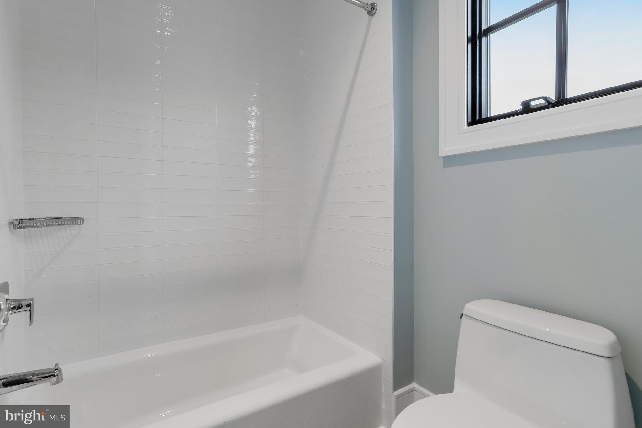 LYONHURST - Residential