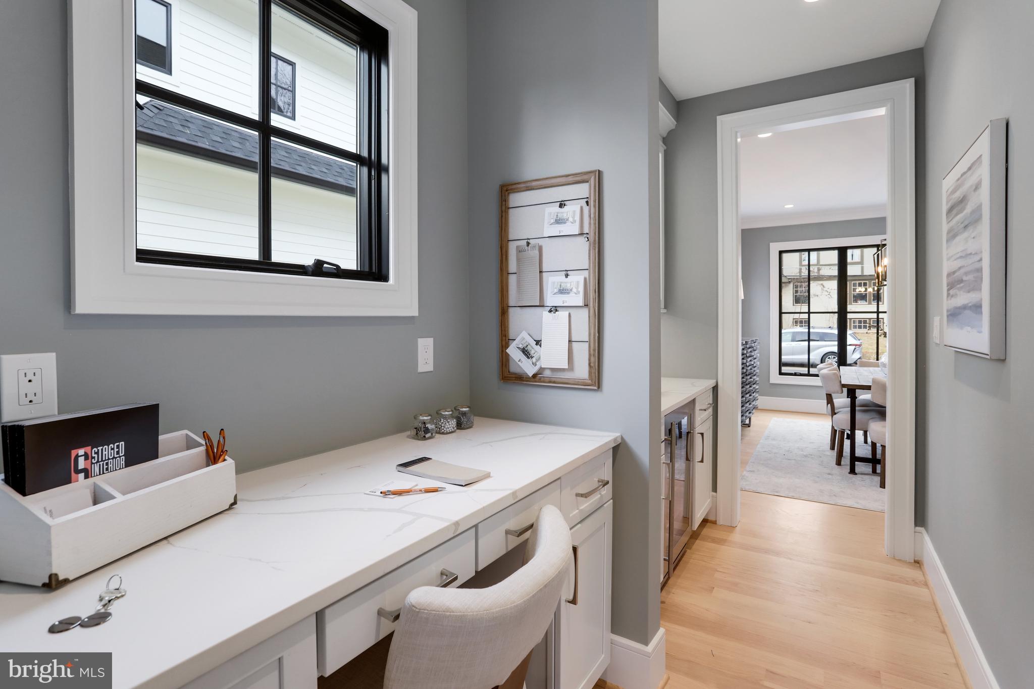 LYONHURST - Residential