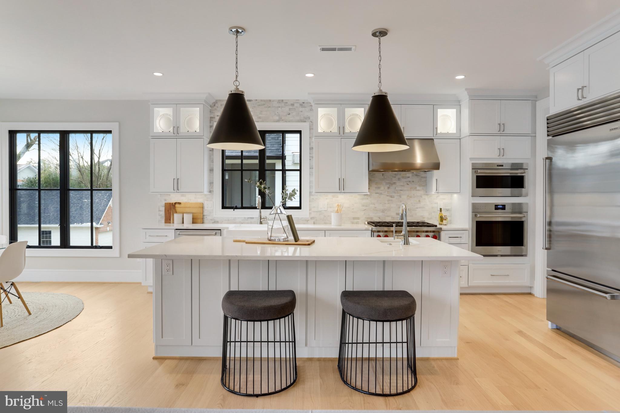 LYONHURST - Residential