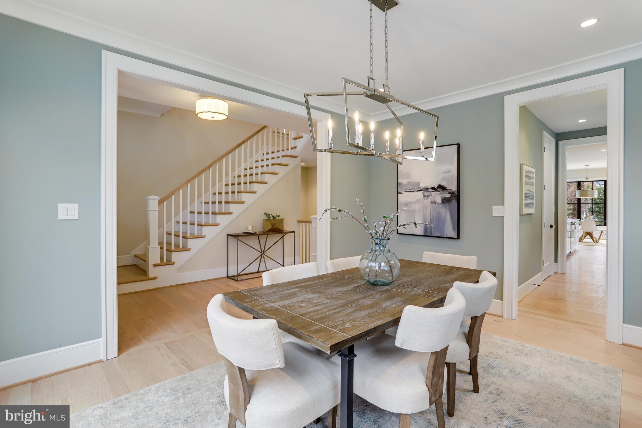 LYONHURST - Residential