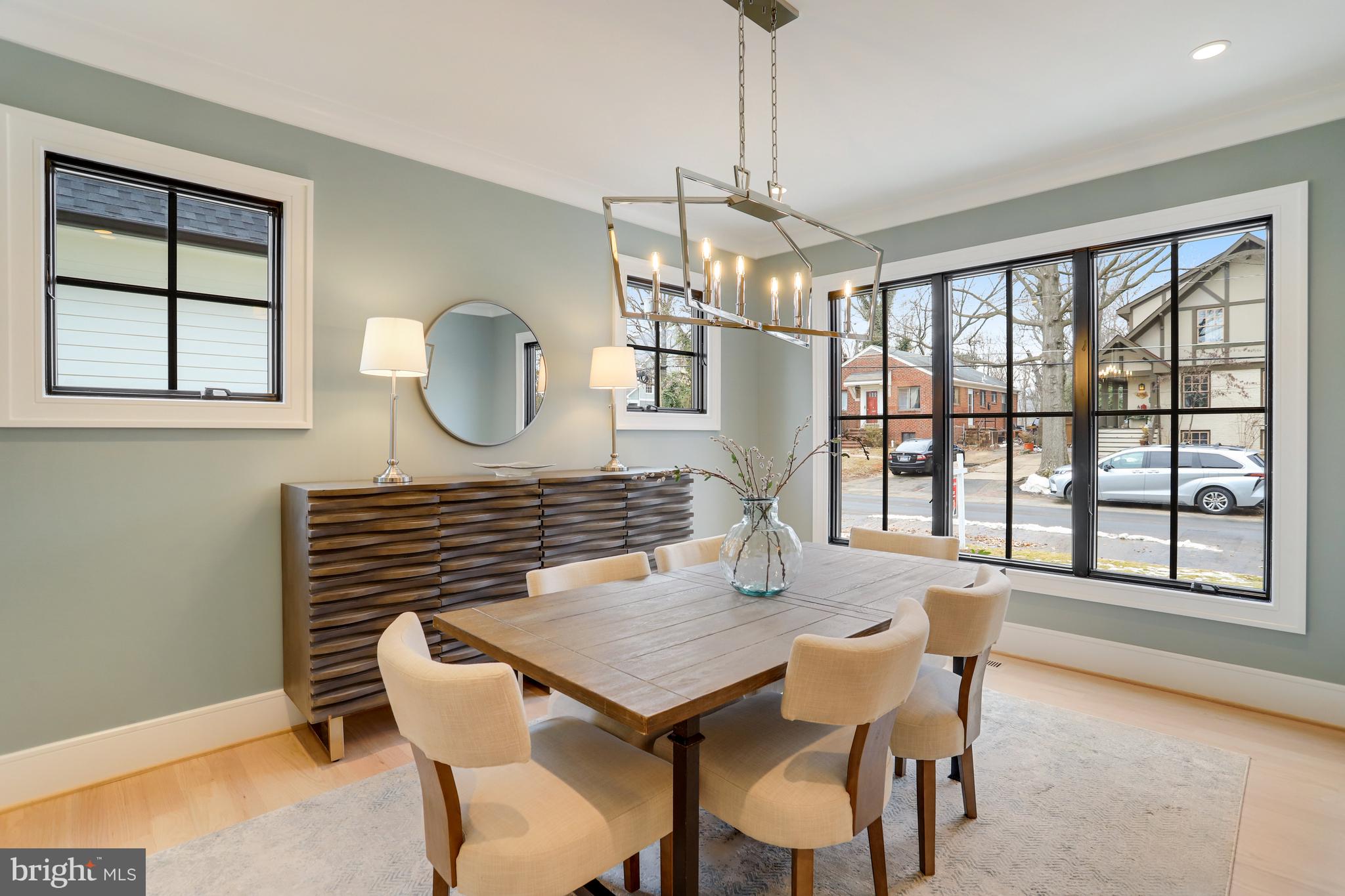 LYONHURST - Residential