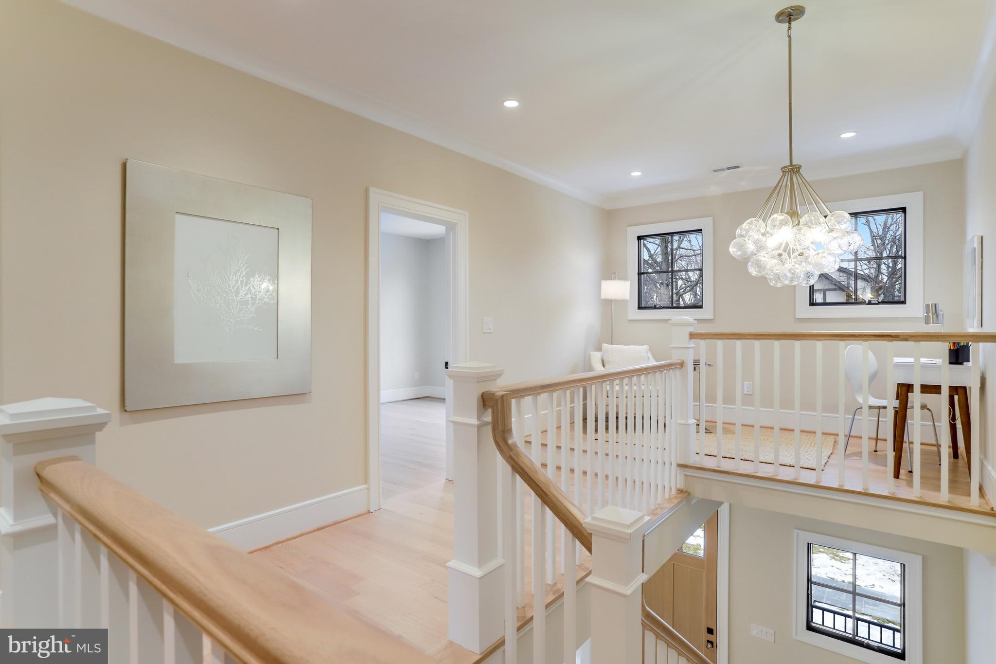 LYONHURST - Residential