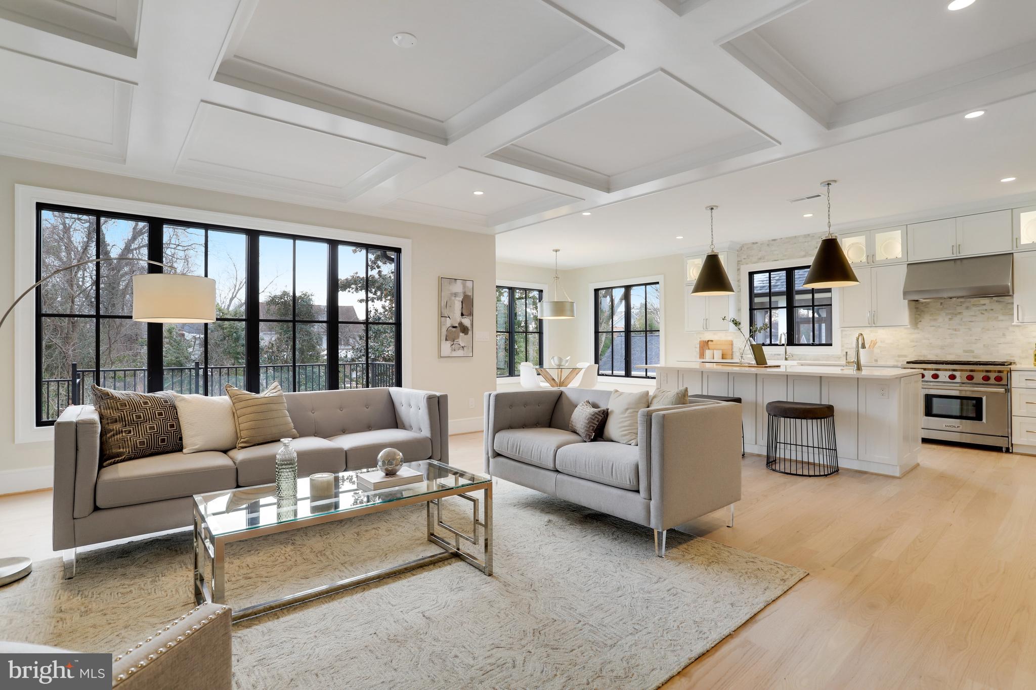 LYONHURST - Residential