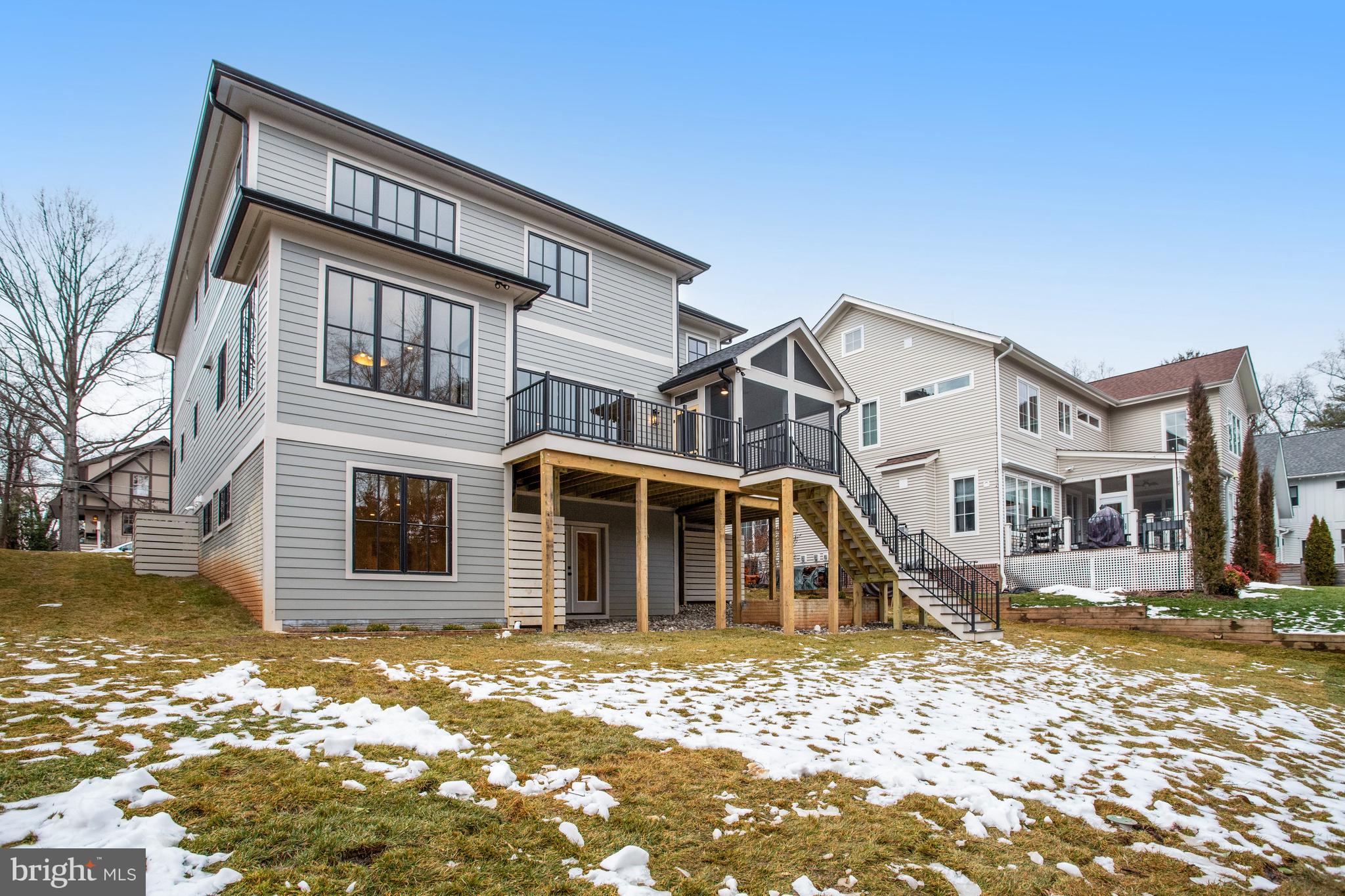 LYONHURST - Residential