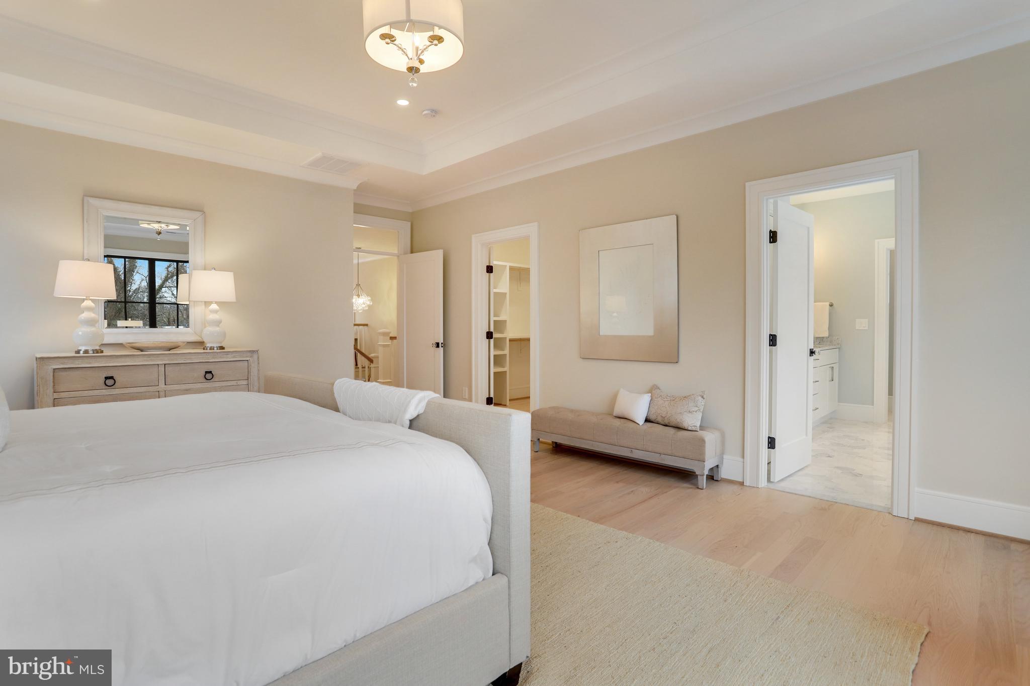 LYONHURST - Residential