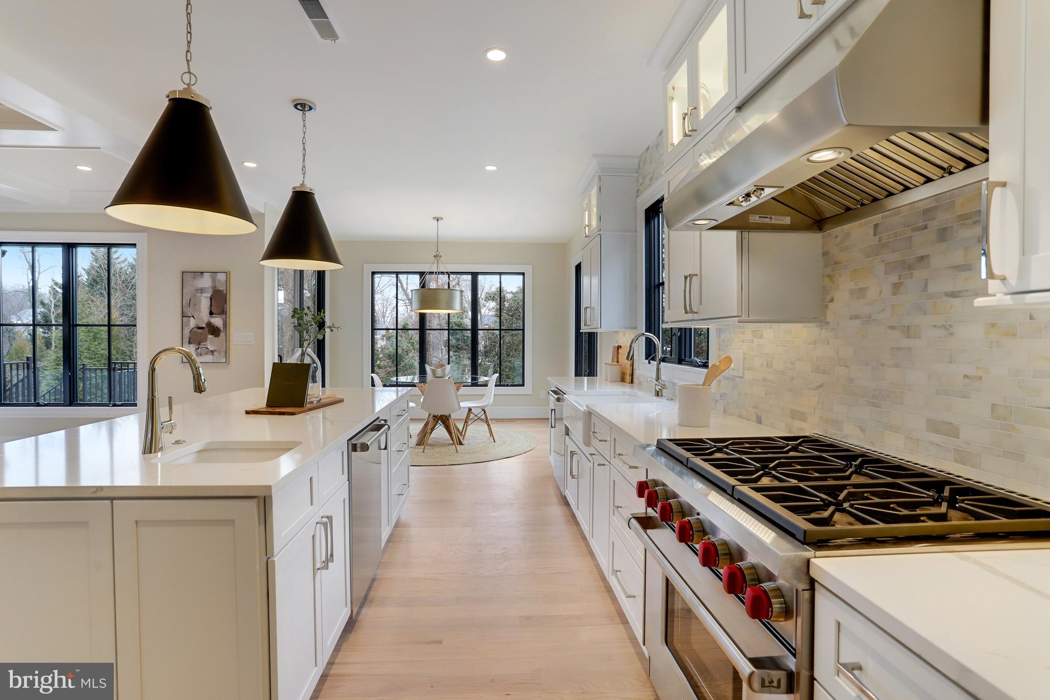 LYONHURST - Residential