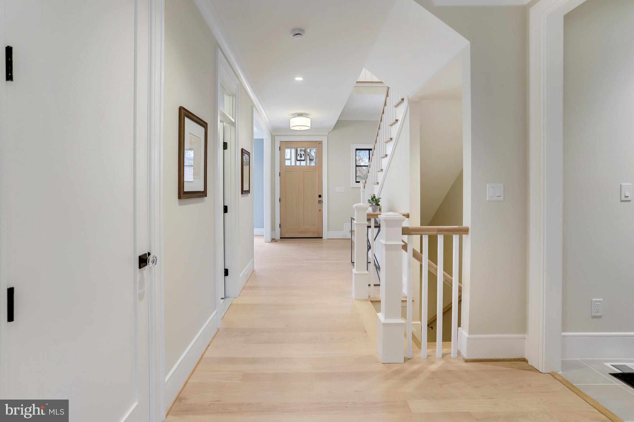 LYONHURST - Residential