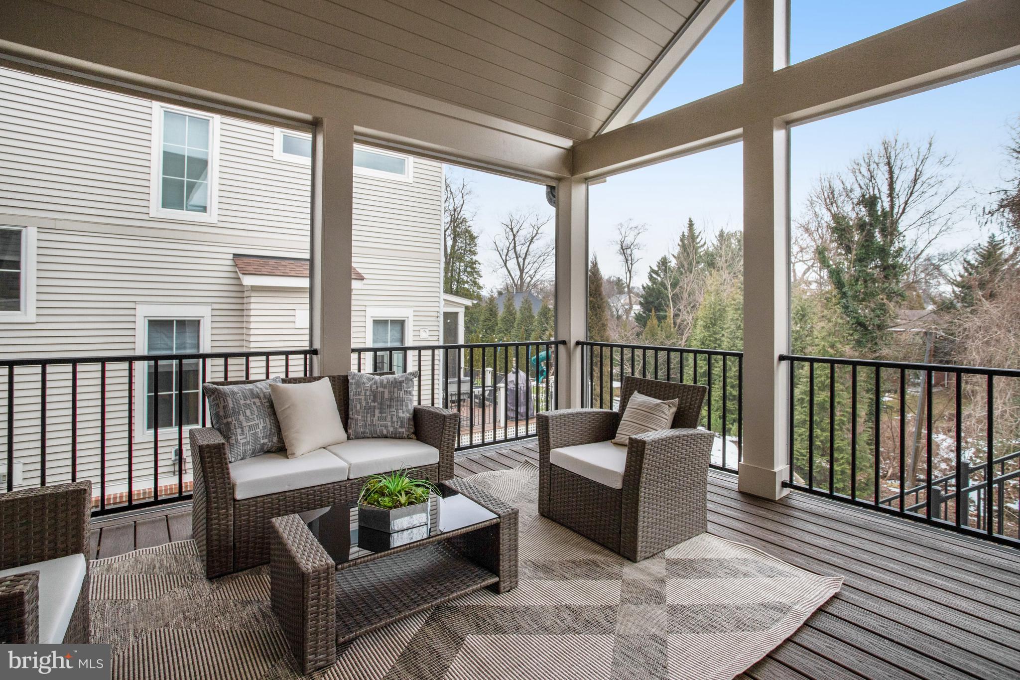 LYONHURST - Residential