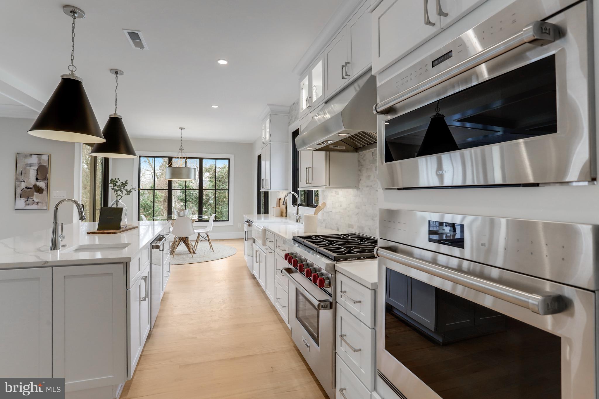 LYONHURST - Residential