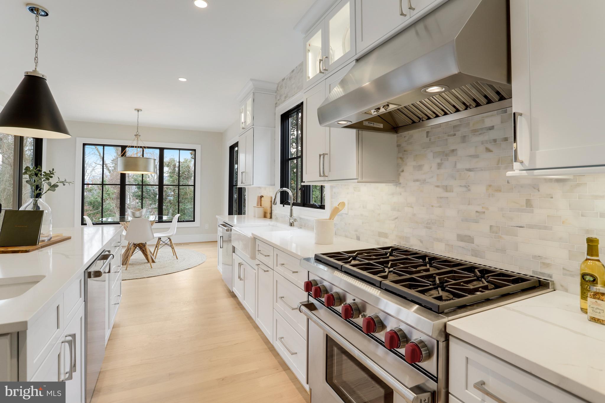 LYONHURST - Residential