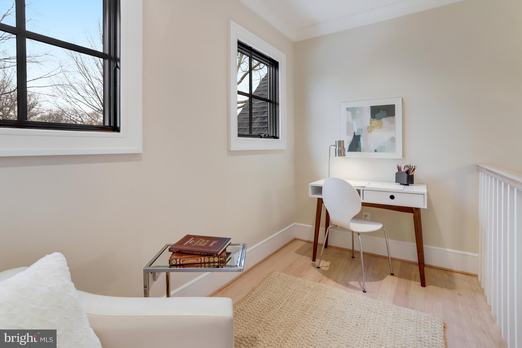 LYONHURST - Residential