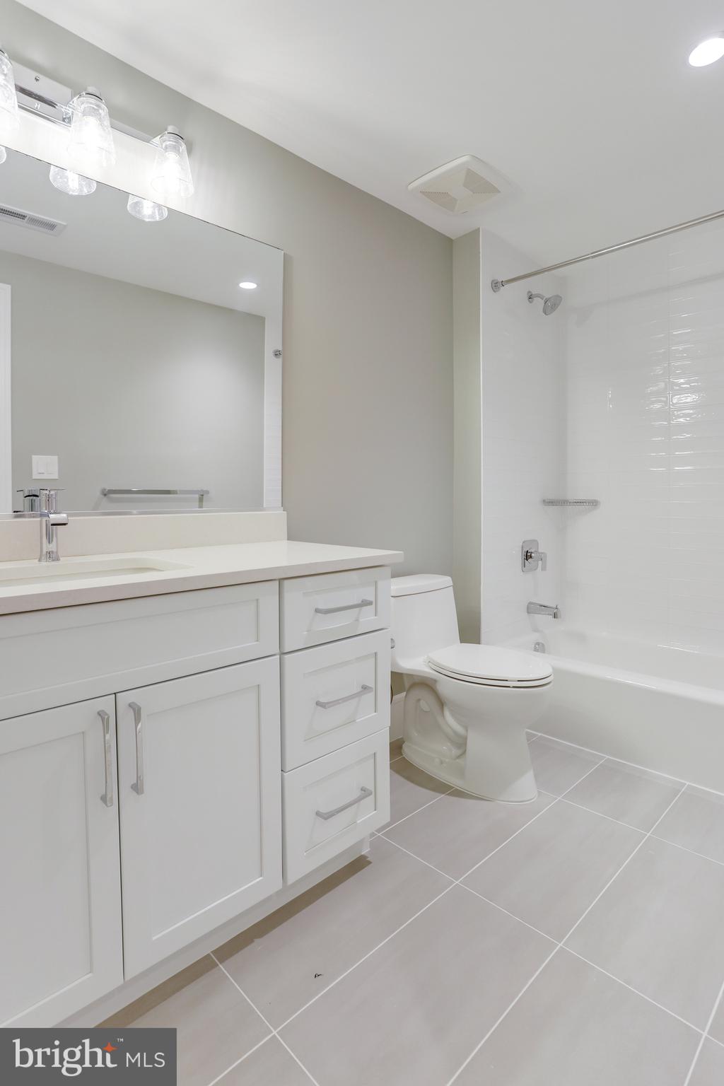 LYONHURST - Residential