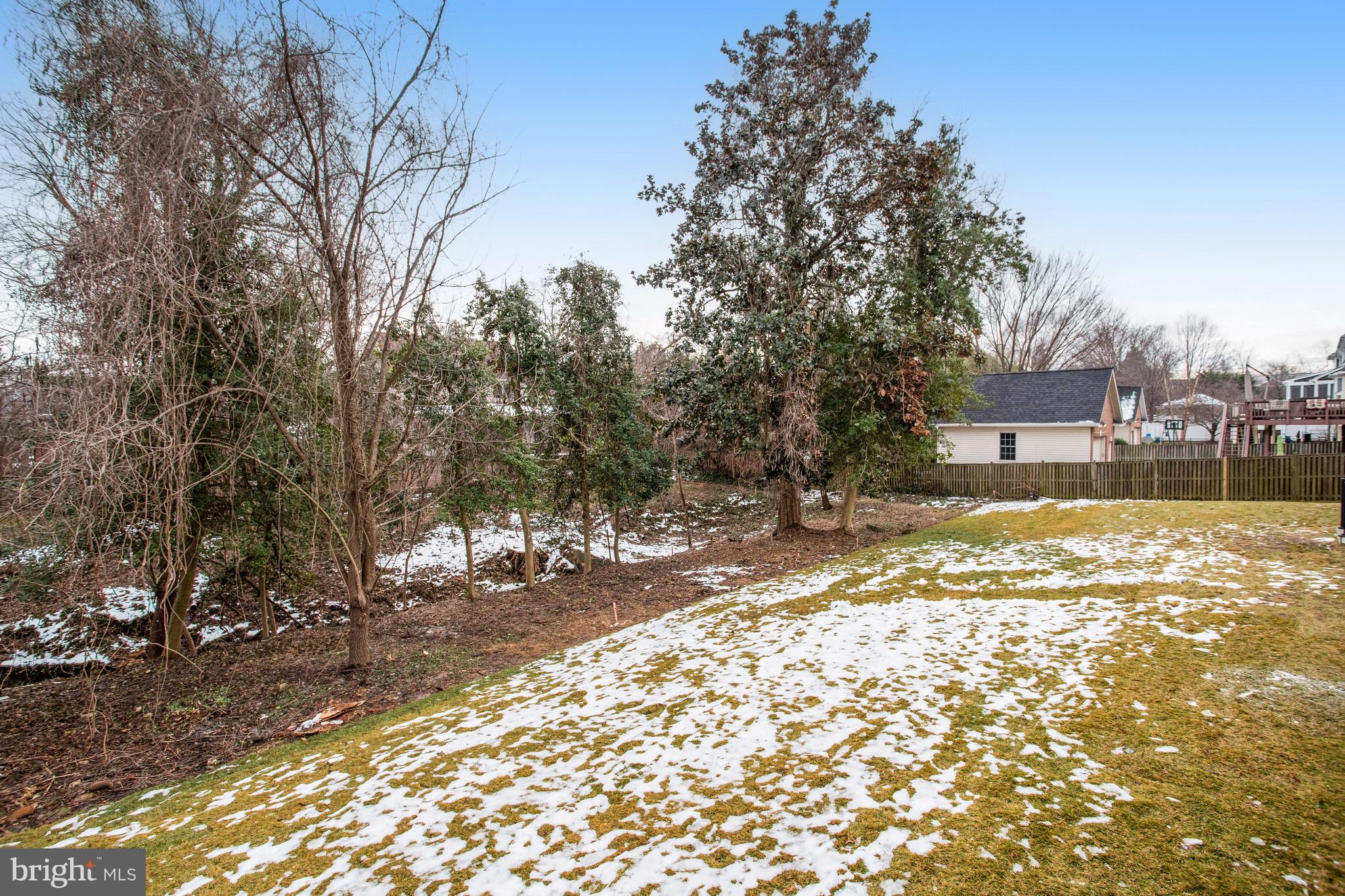 LYONHURST - Residential