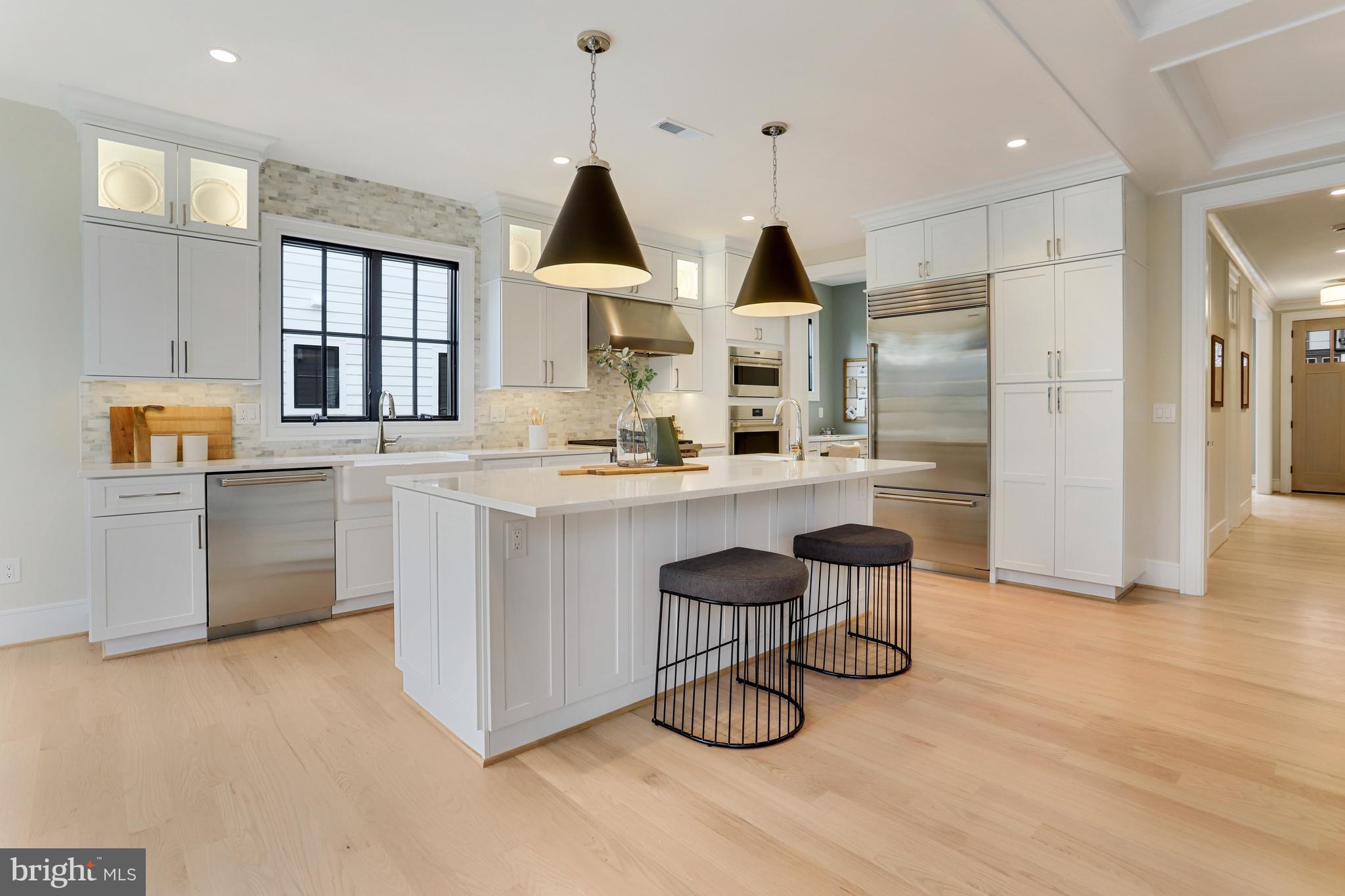 LYONHURST - Residential