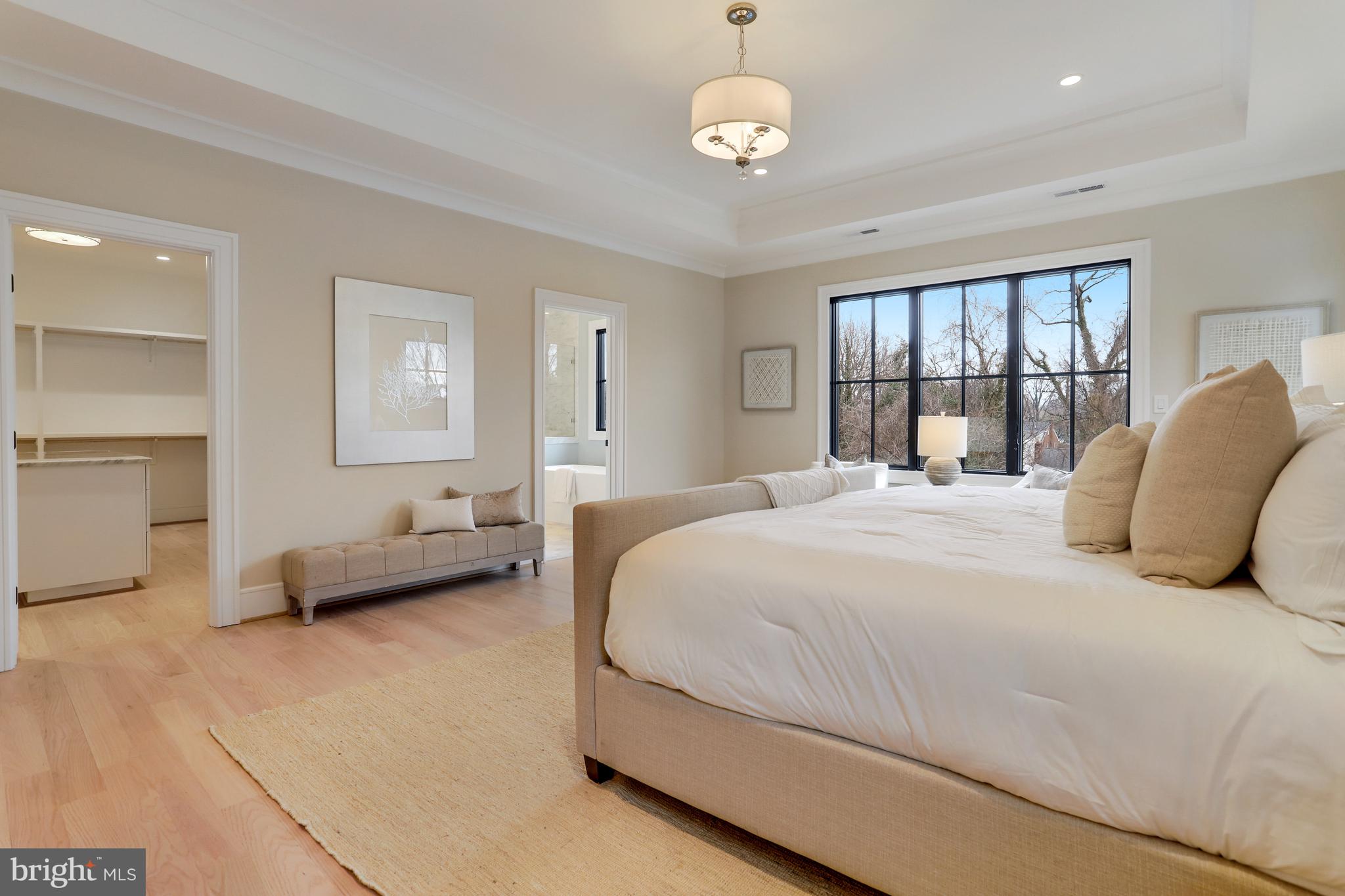 LYONHURST - Residential