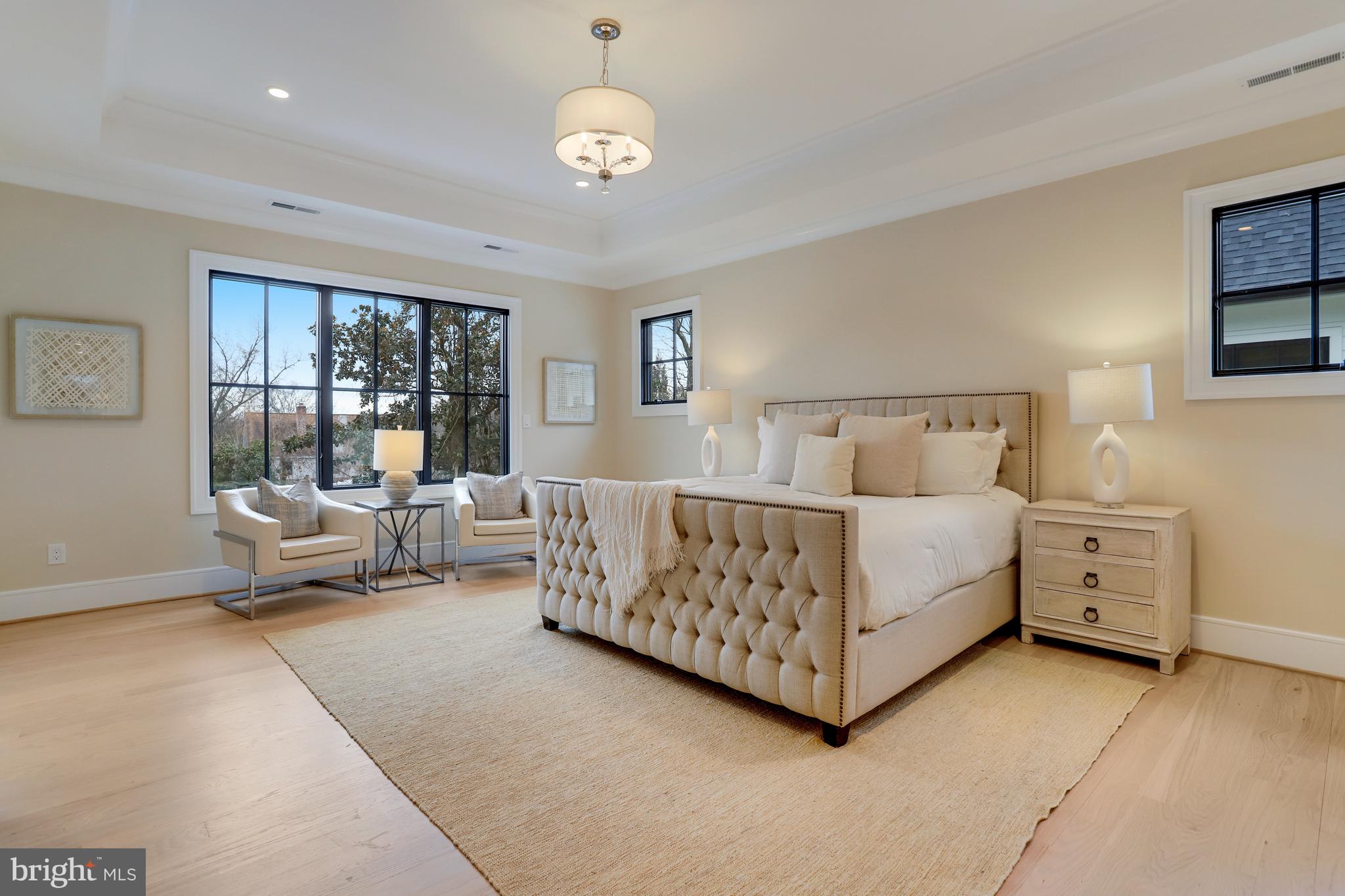 LYONHURST - Residential