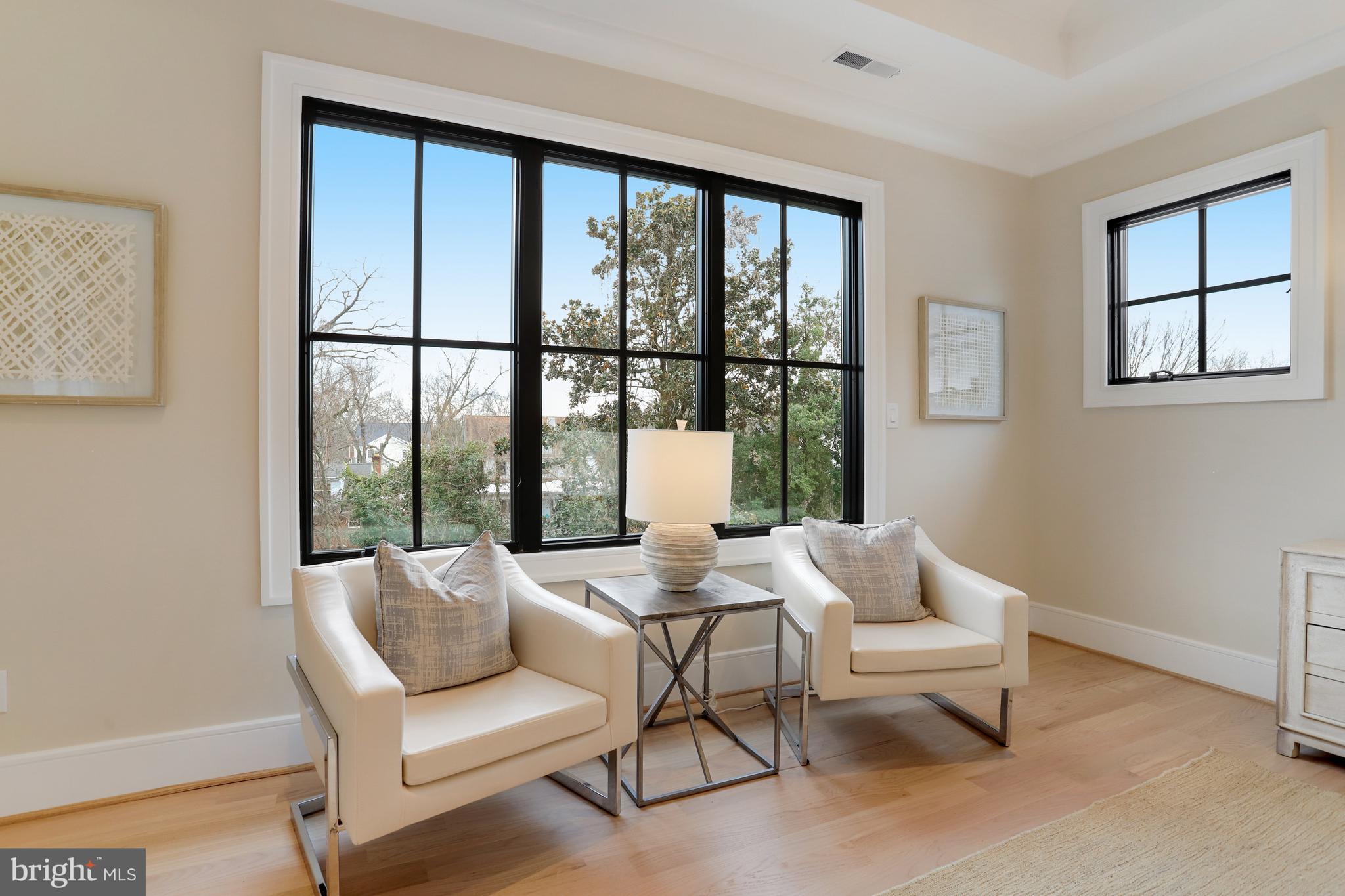 LYONHURST - Residential