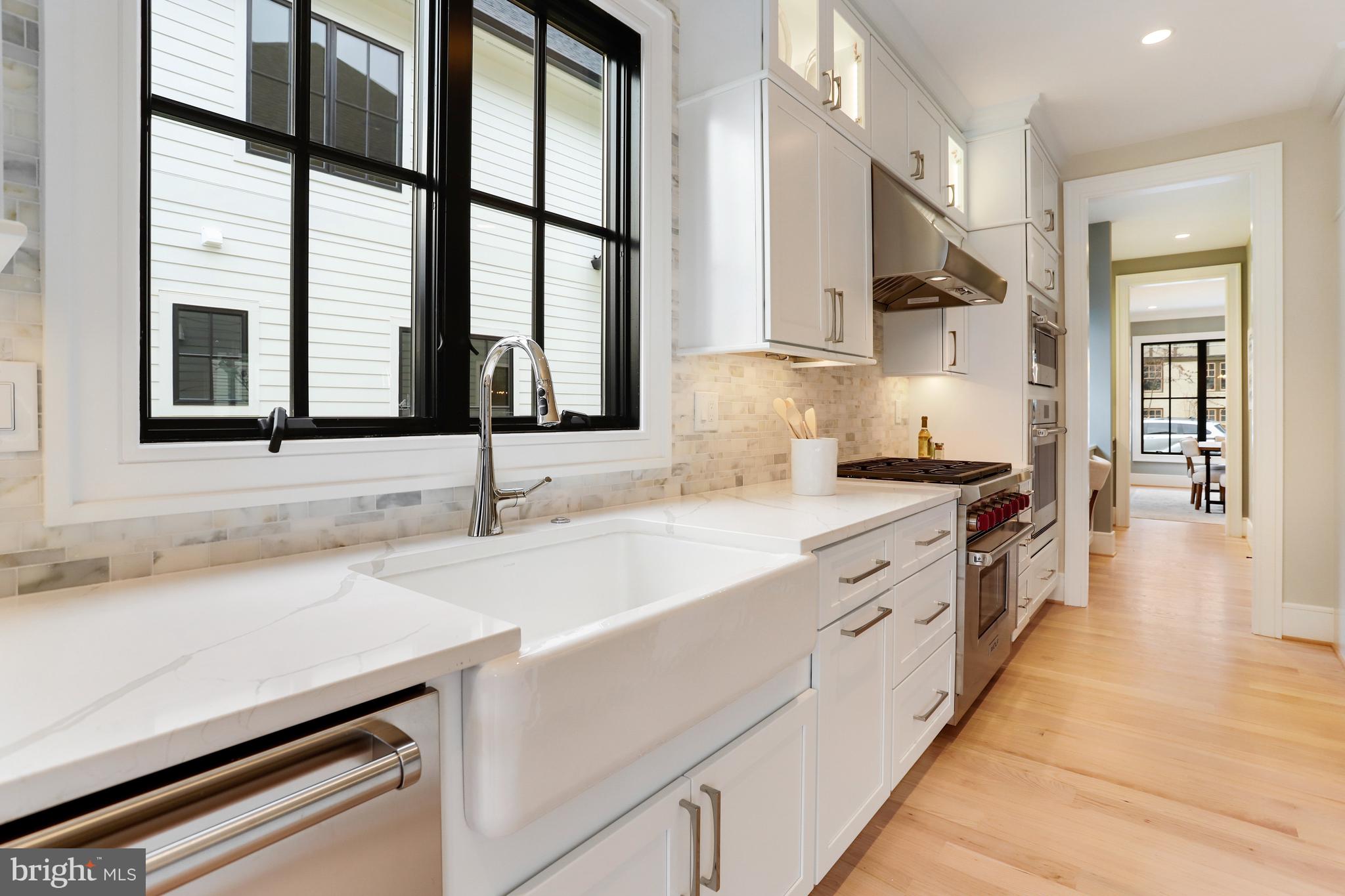 LYONHURST - Residential