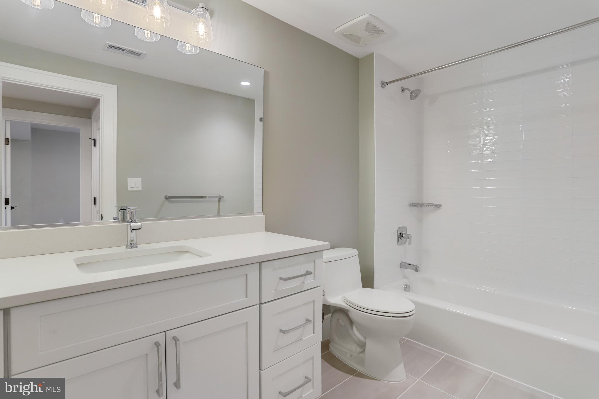 LYONHURST - Residential