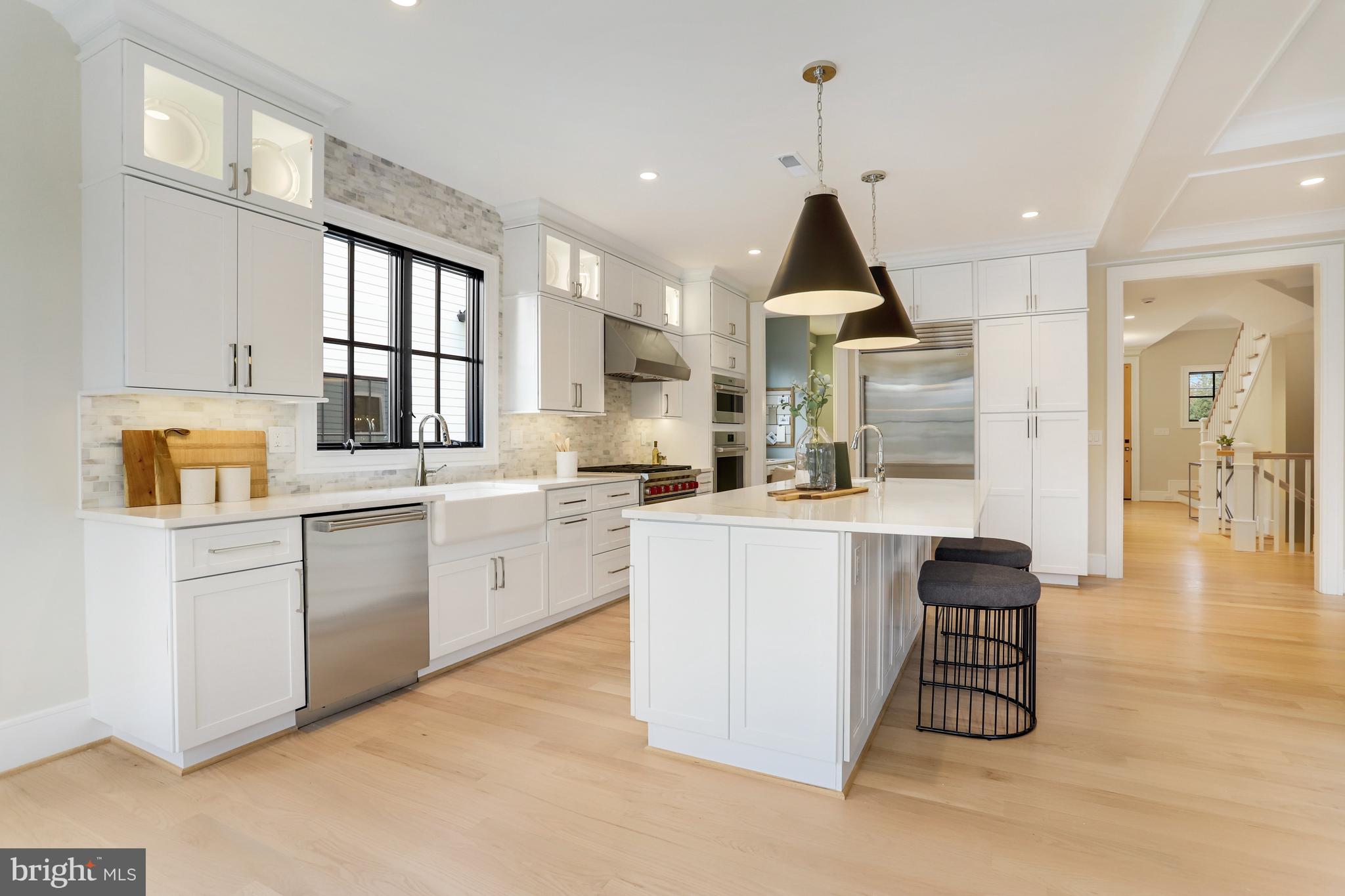 LYONHURST - Residential