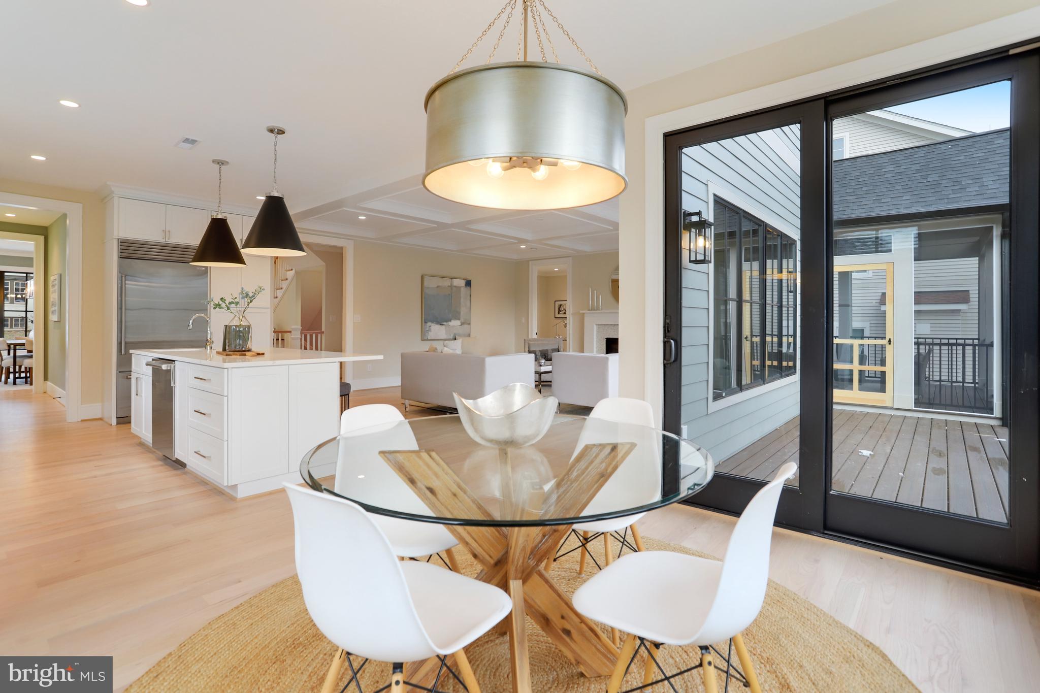 LYONHURST - Residential