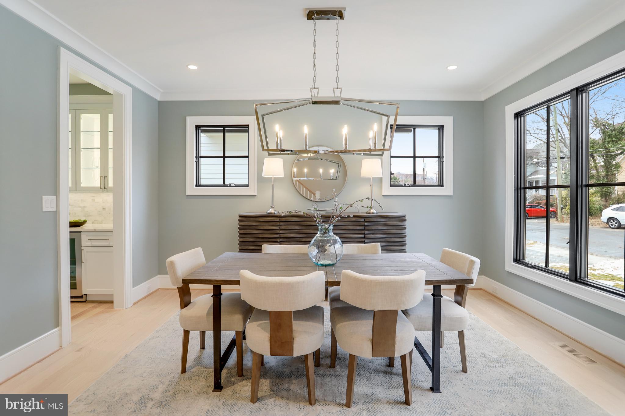 LYONHURST - Residential