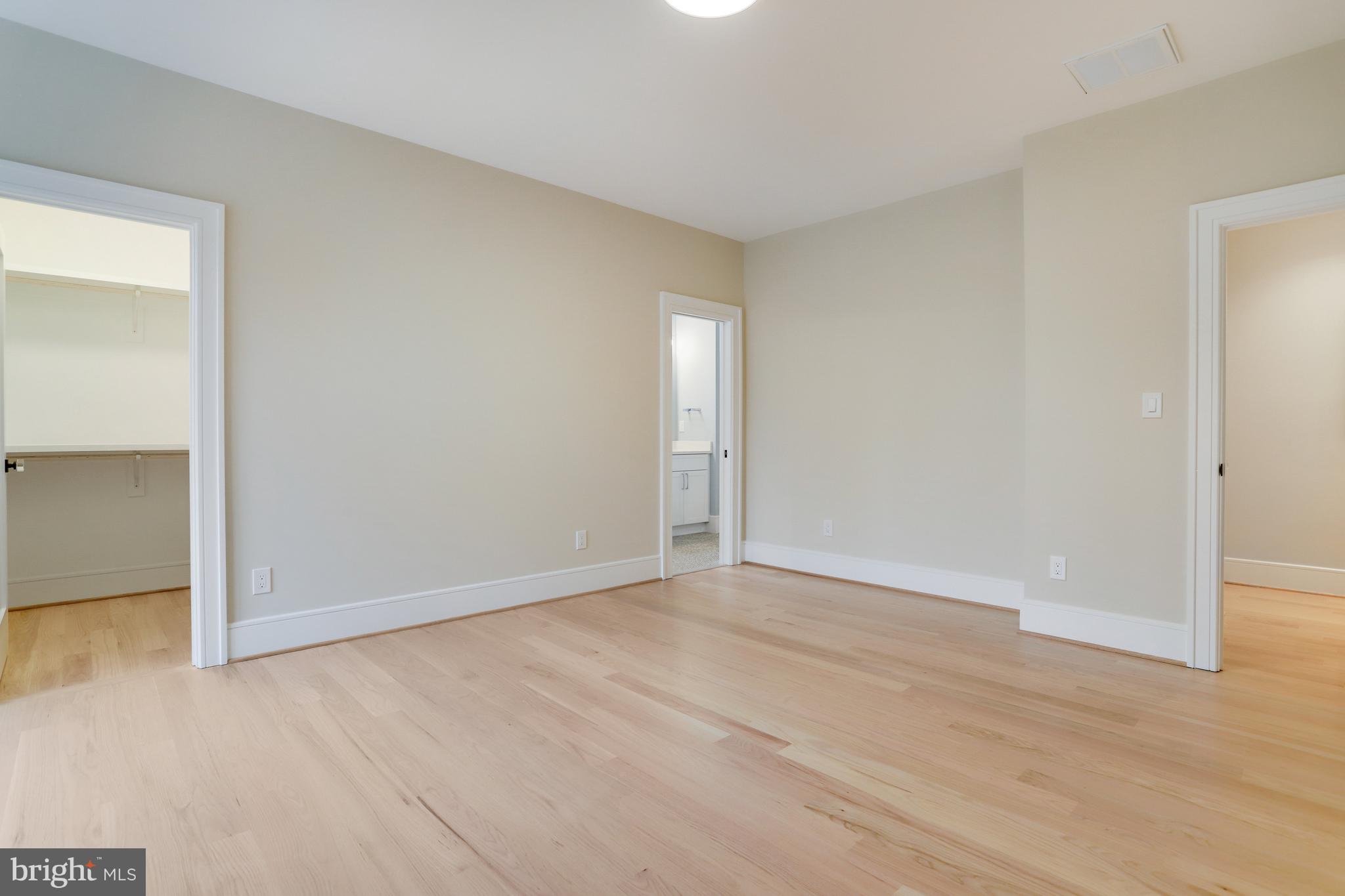 LYONHURST - Residential