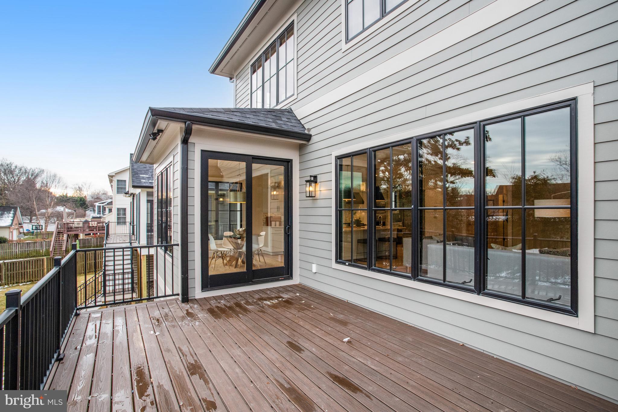 LYONHURST - Residential