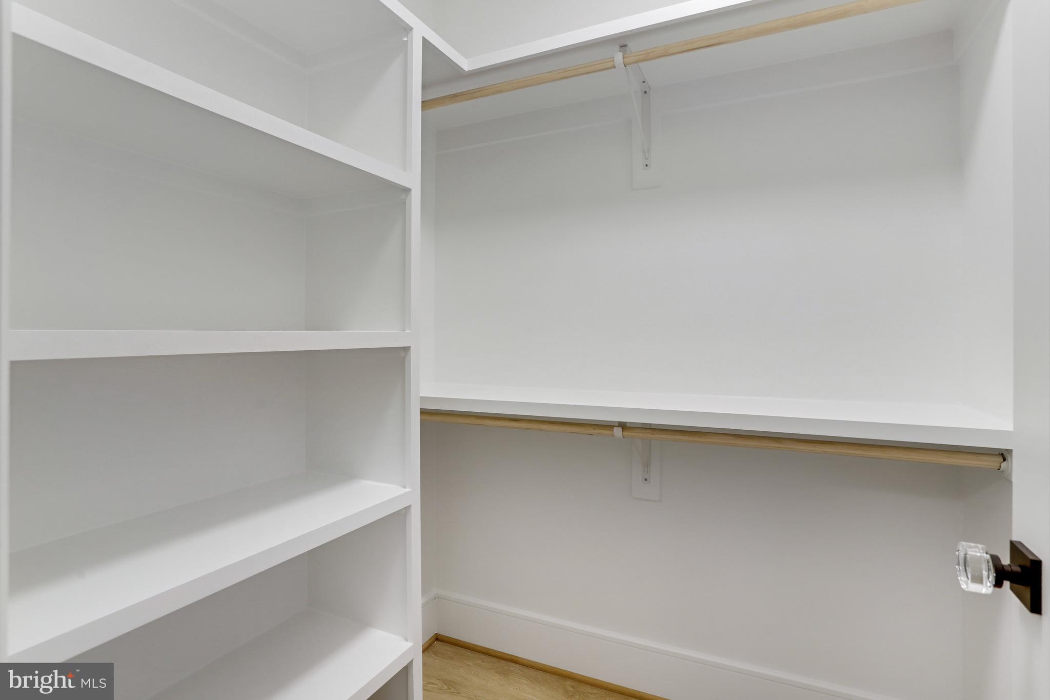 LYONHURST - Residential