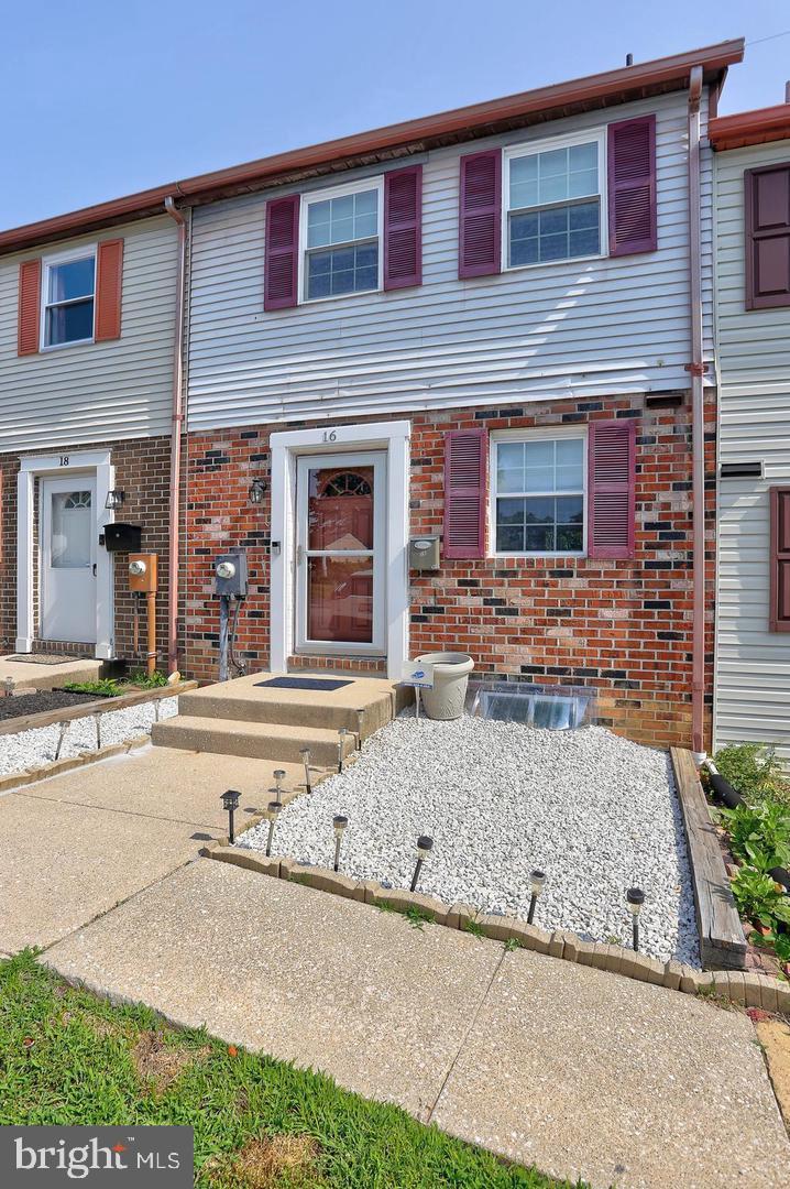 16 GARRISON RIDGE COURT 16