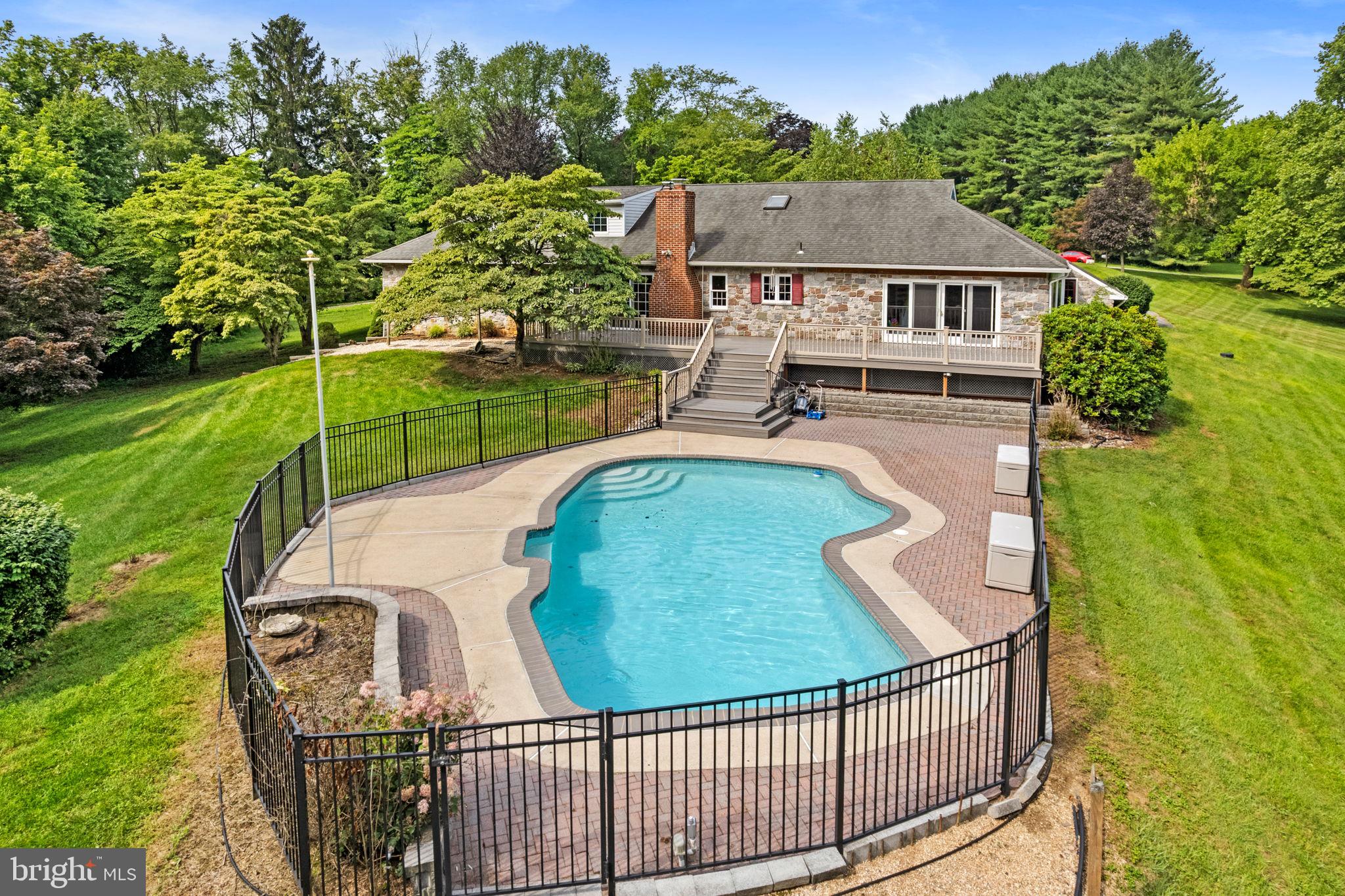 1619 CLEARVIEW DRIVE