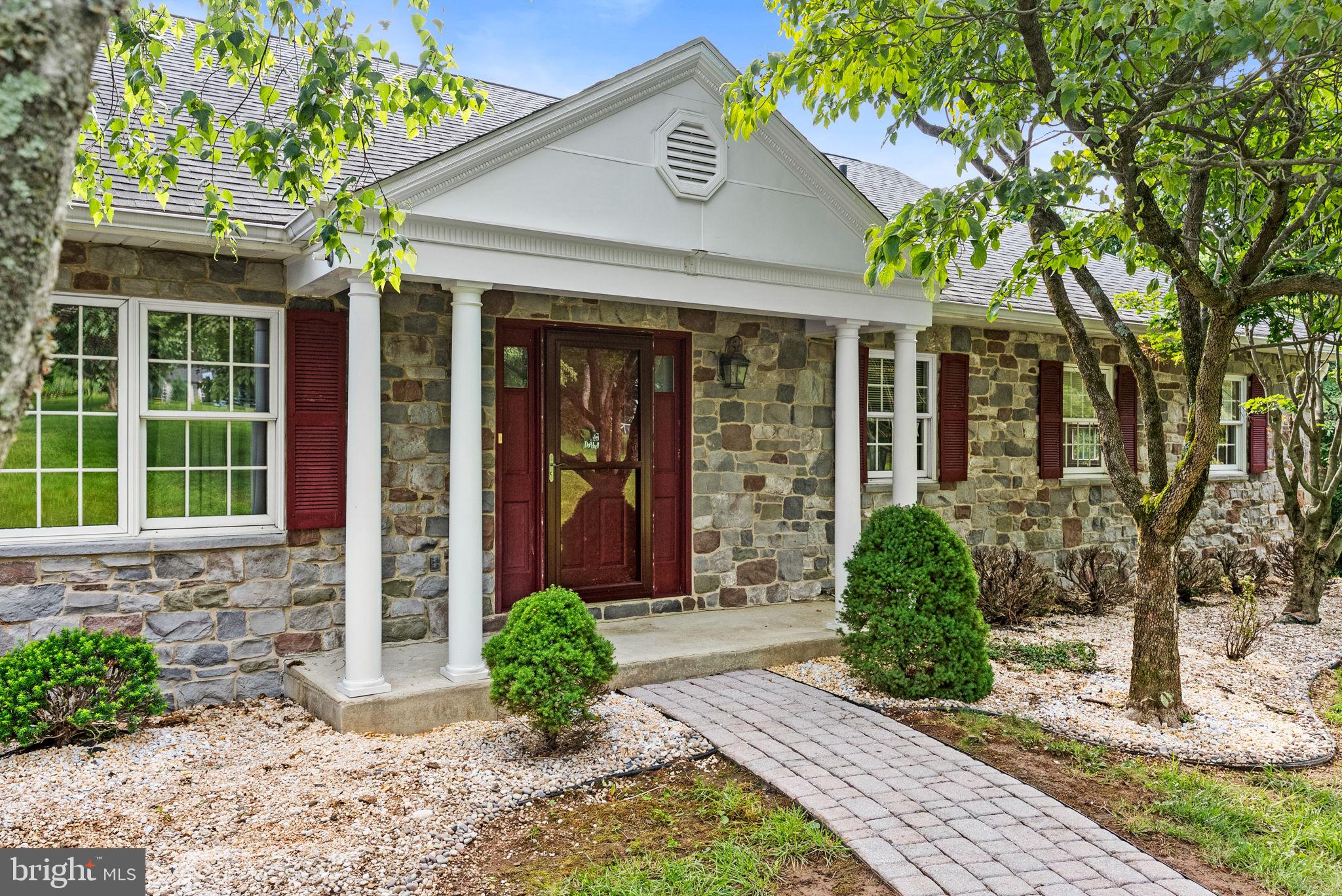1619 CLEARVIEW DRIVE