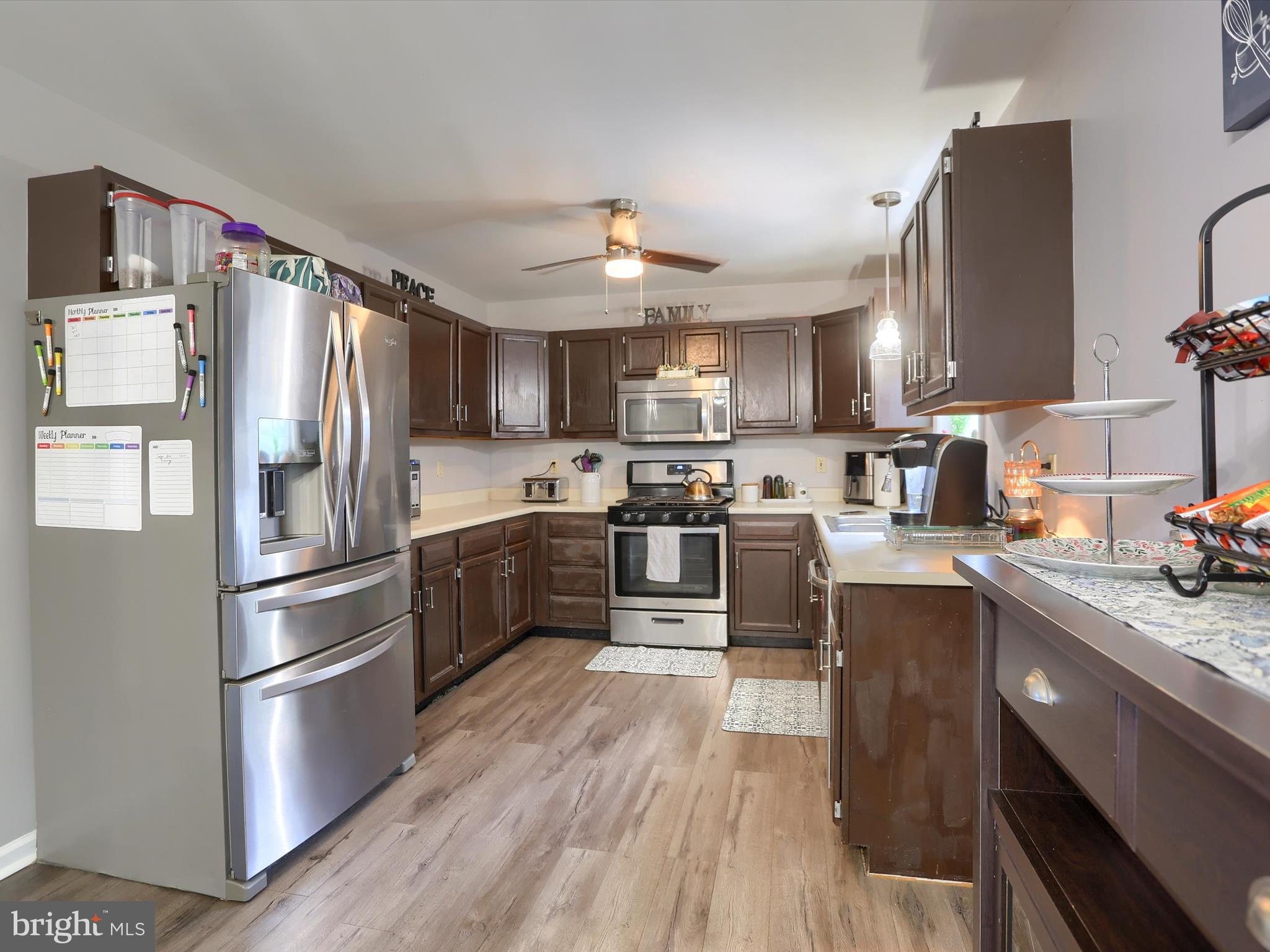 COUNTRY RIDGE - Residential